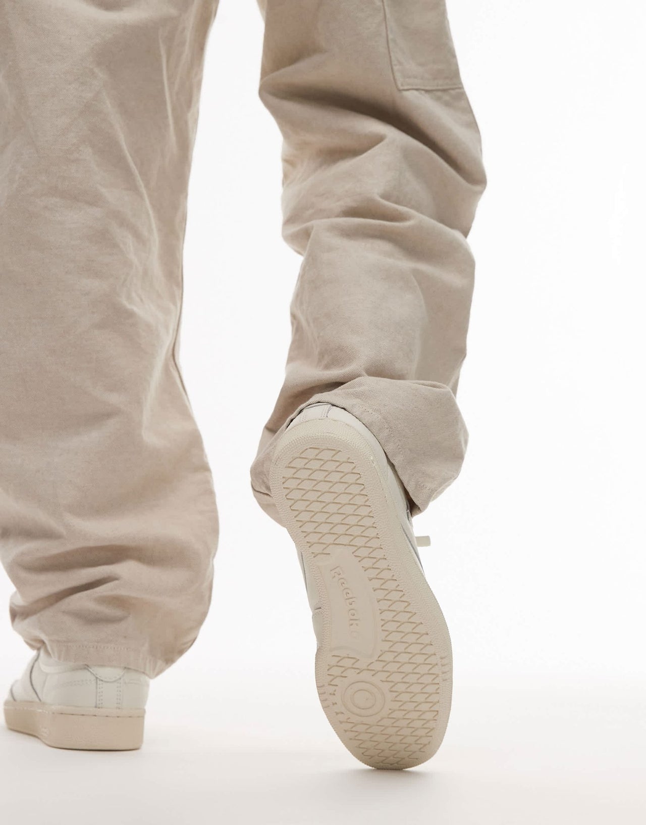Reebok Club C 85 trainers in off white and blue - ASOS Sample Sale EU Store