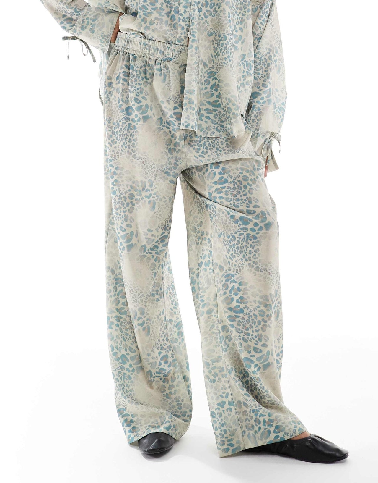 Renee Studio Plus exclusive satin drawstring waist wide leg trousers co - ord in animal print - ASOS Sample Sale EU Store