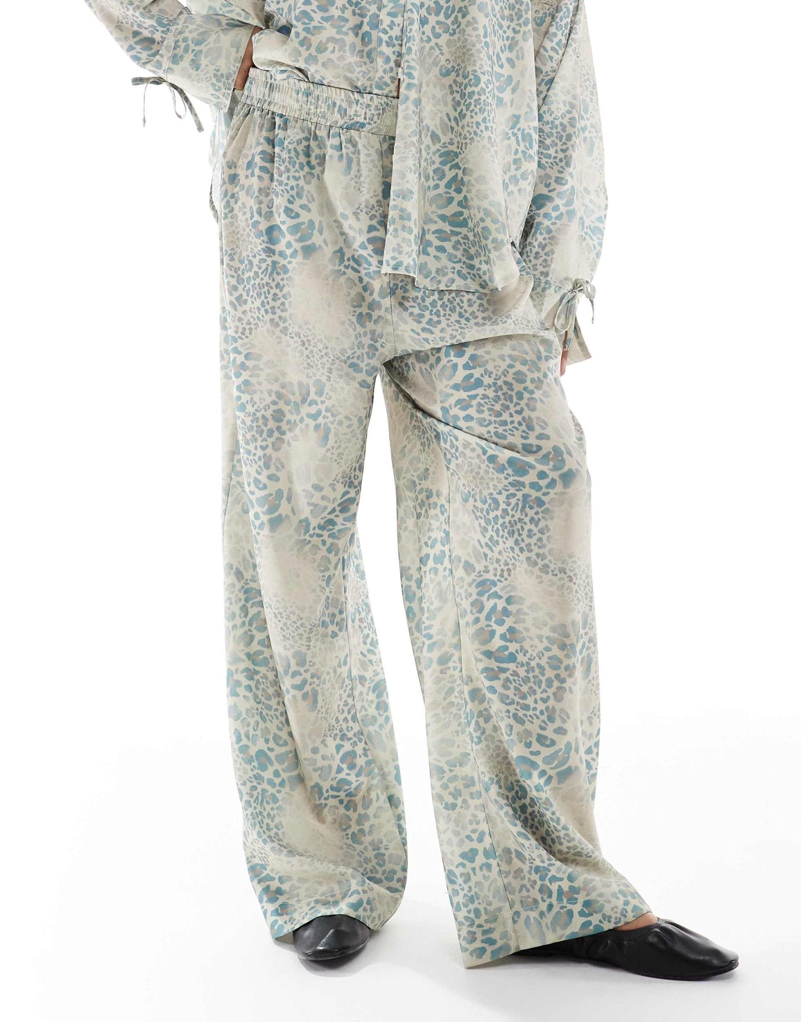 Renee Studio Plus exclusive satin drawstring waist wide leg trousers co - ord in animal print - ASOS Sample Sale EU Store