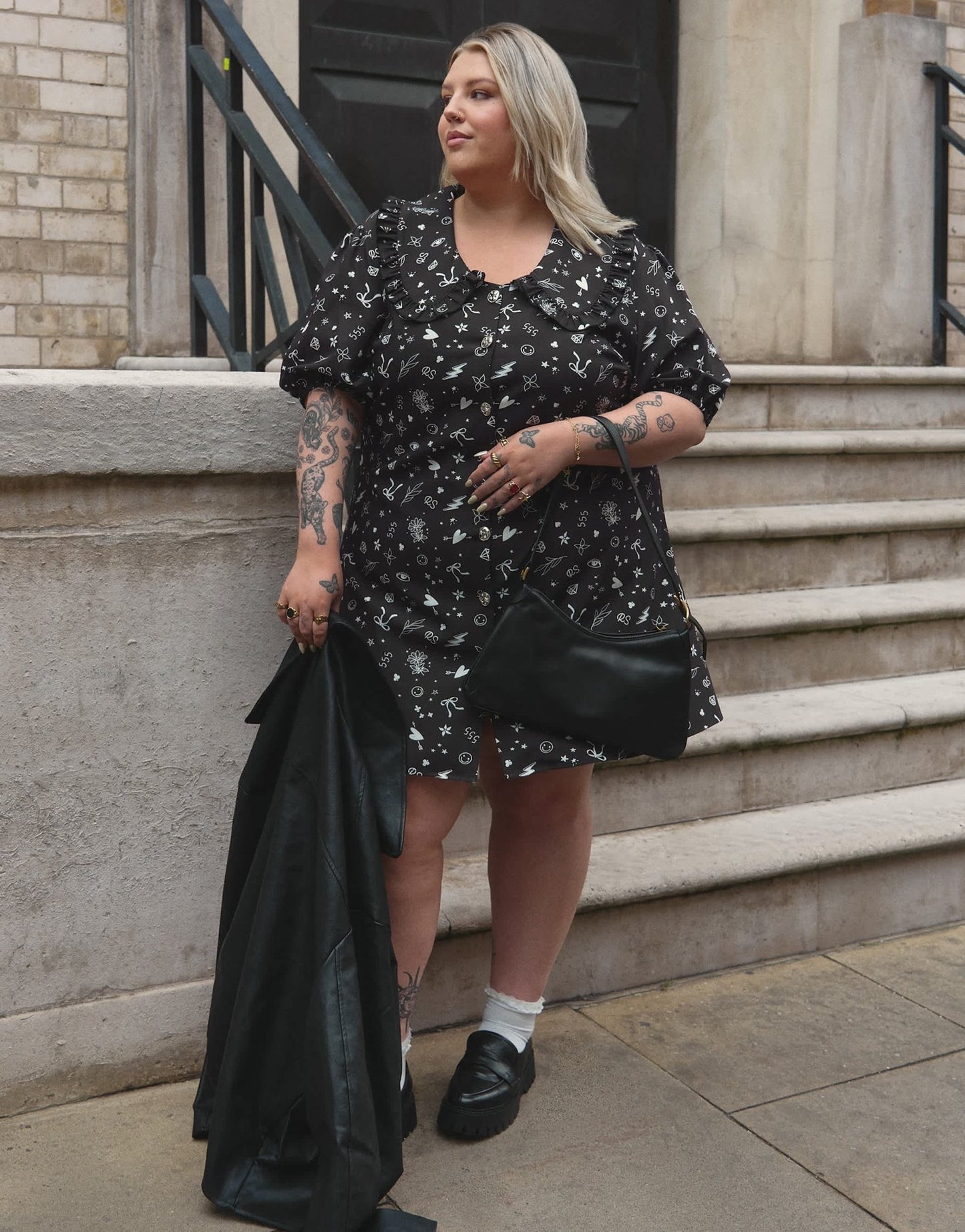 Renee Studio Plus x Holly Wynne exclusive collar detail v neck button through tea dress in black bow print - ASOS Sample Sale EU Store