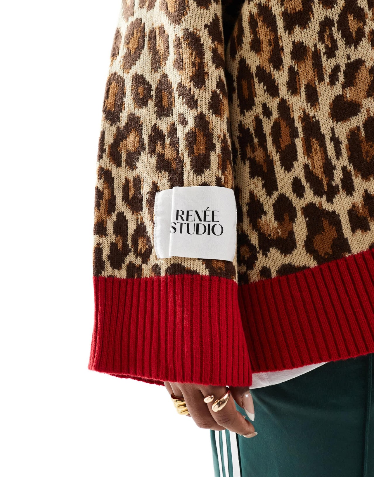 Renee Studio Plus x Holly Wynne exclusive longline v neck contrast edge jumper in leopard - ASOS Sample Sale EU Store