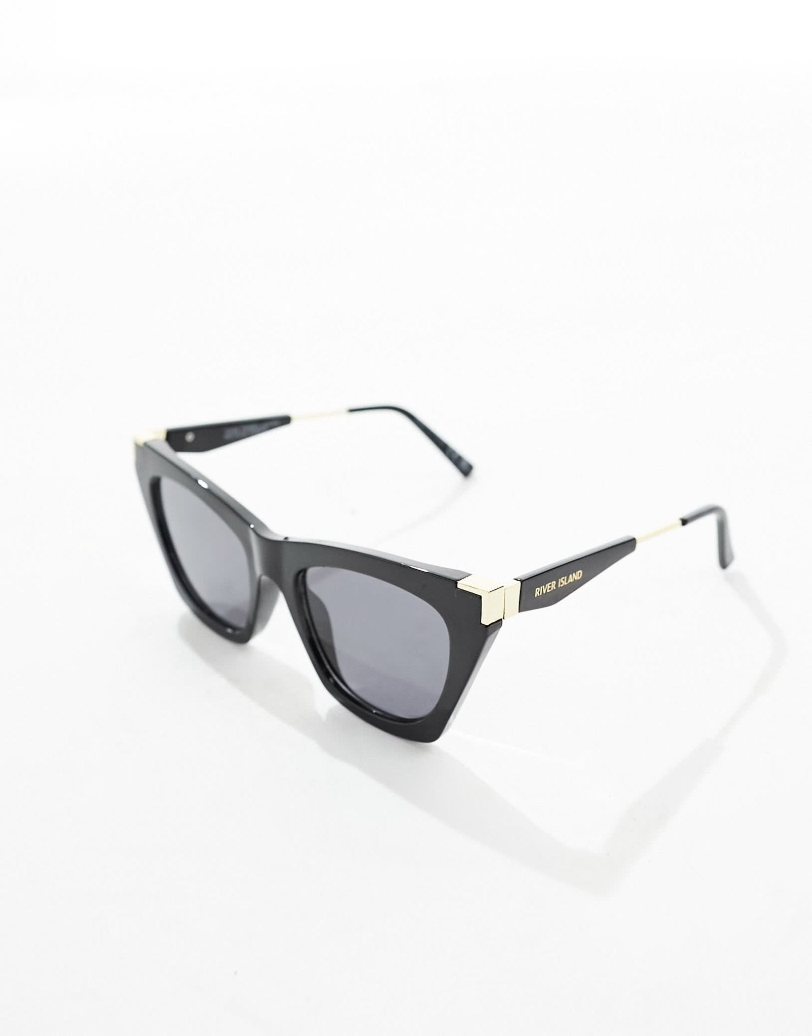 River Island angled cateye sunglasses in black - ASOS Sample Sale EU Store