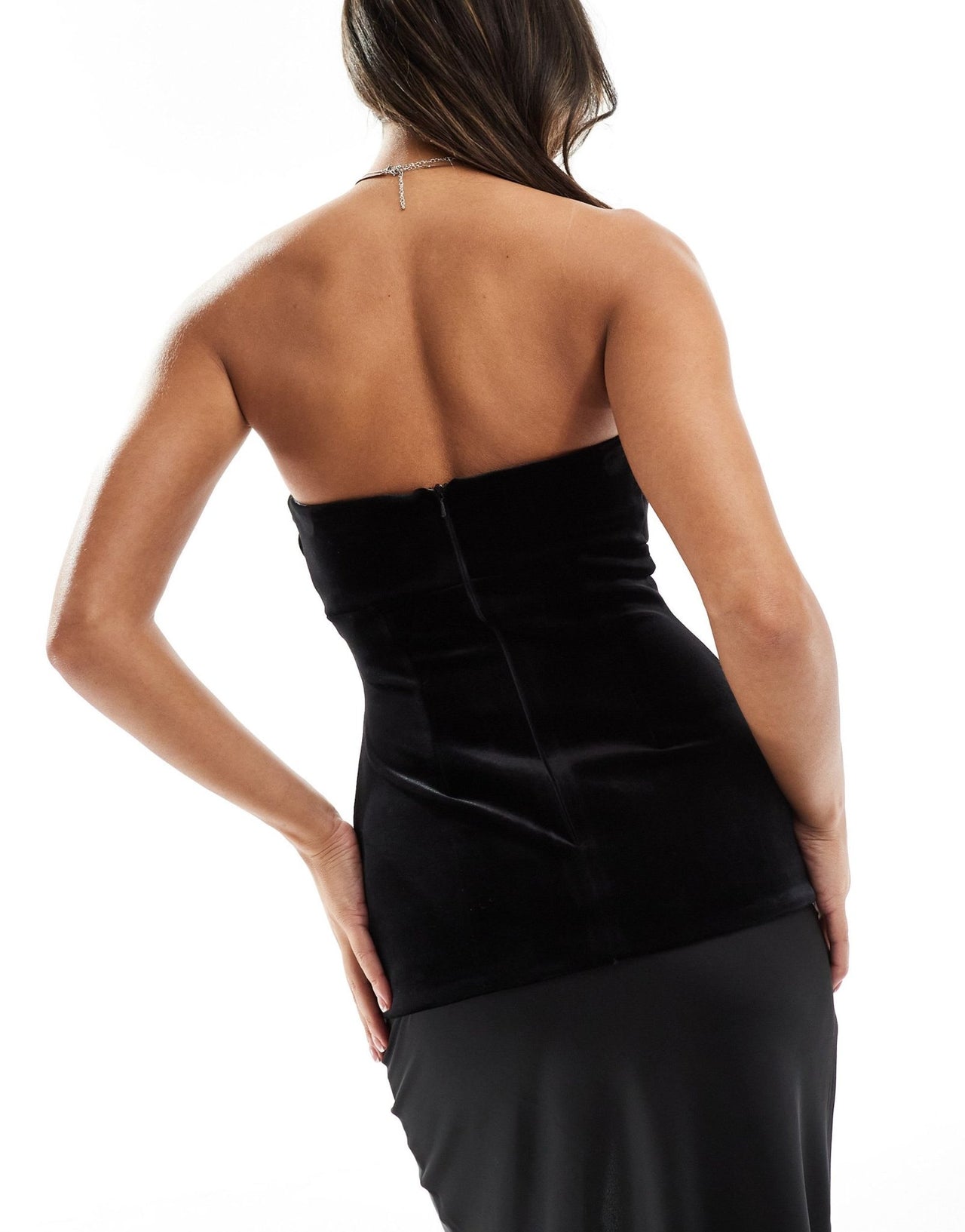 River Island bandeau velvet top with v cut out in black - ASOS Sample Sale EU Store