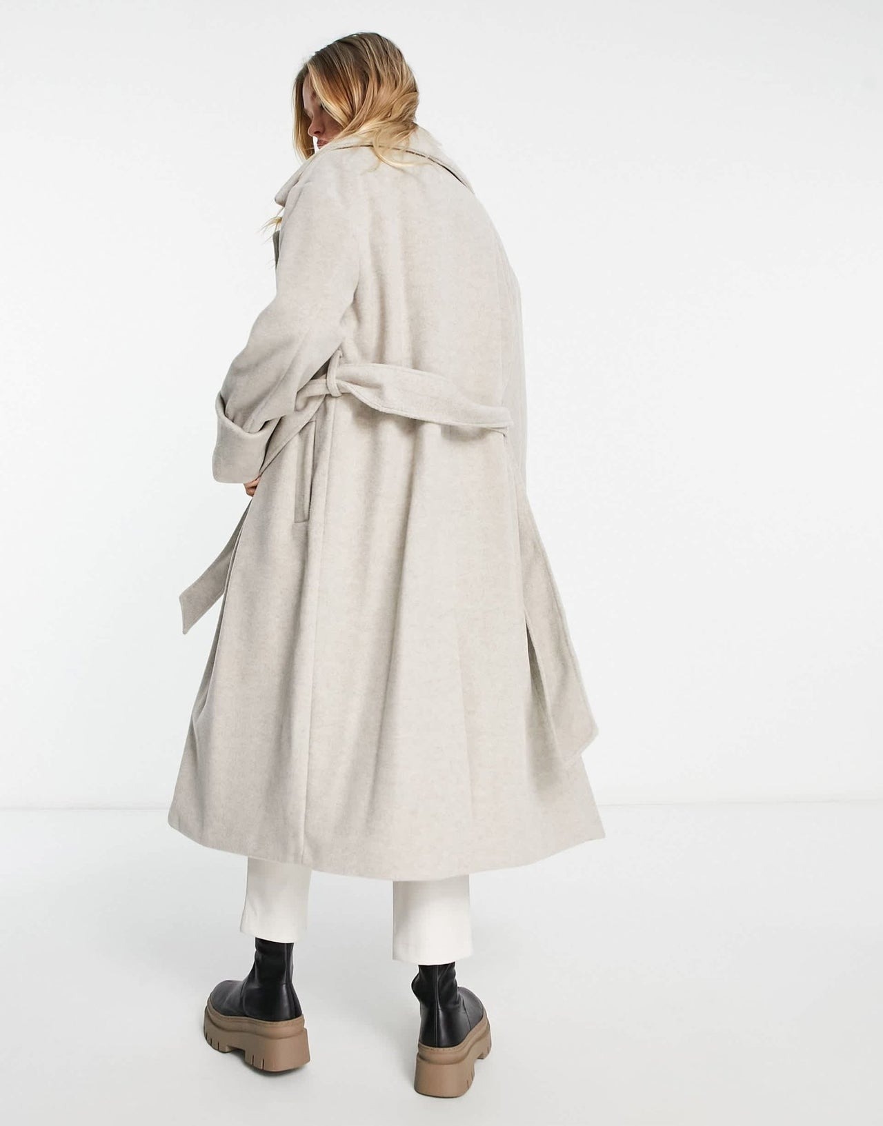 River Island belted coat in beige - ASOS Sample Sale EU Store