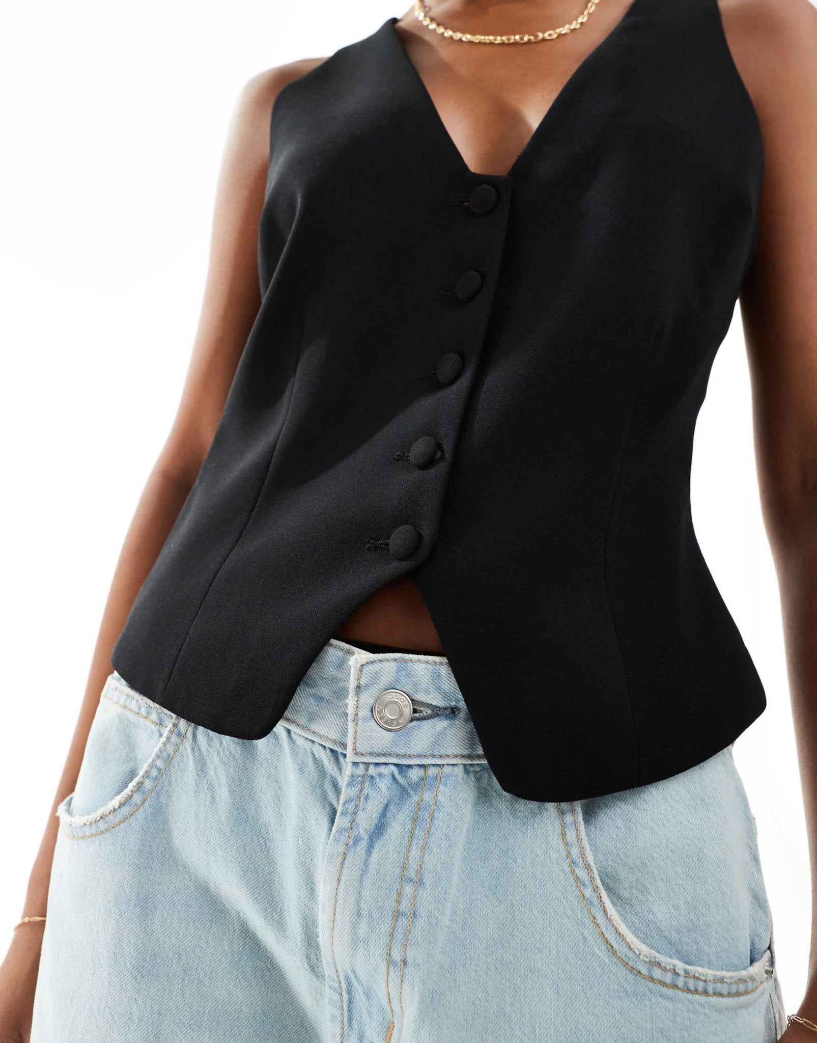 River Island front buttoned waistcoat in black - ASOS Sample Sale EU Store