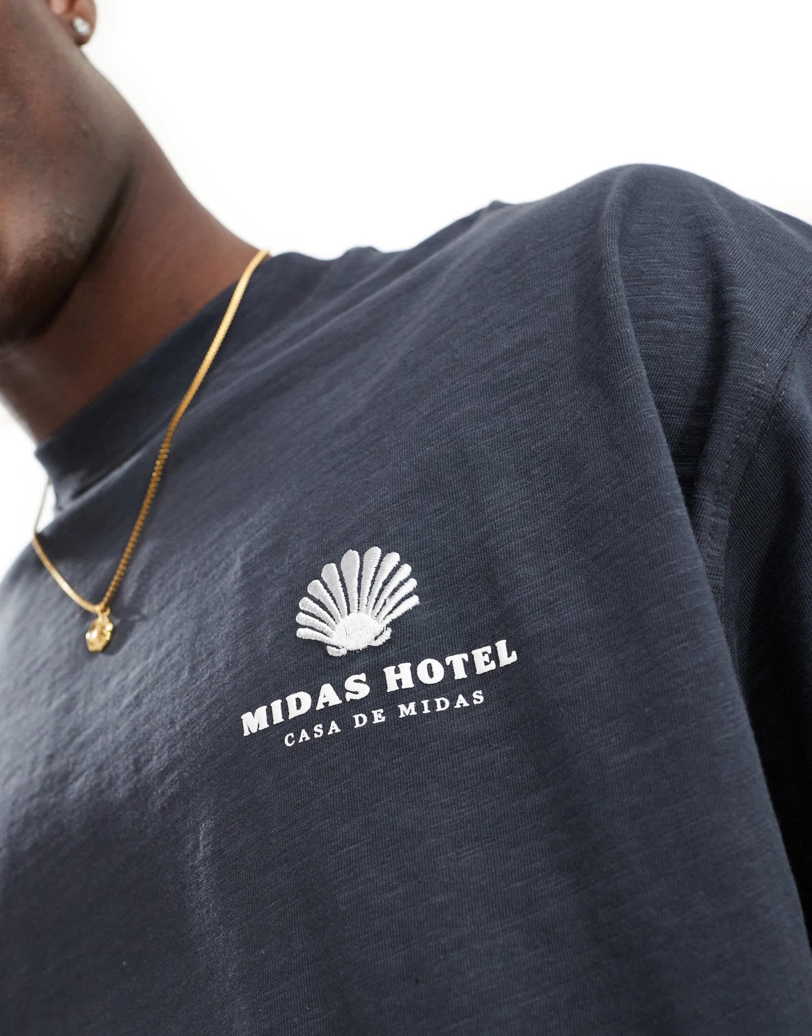 River Island Greek Midas hotel t-shirt in black - ASOS Sample Sale EU Store