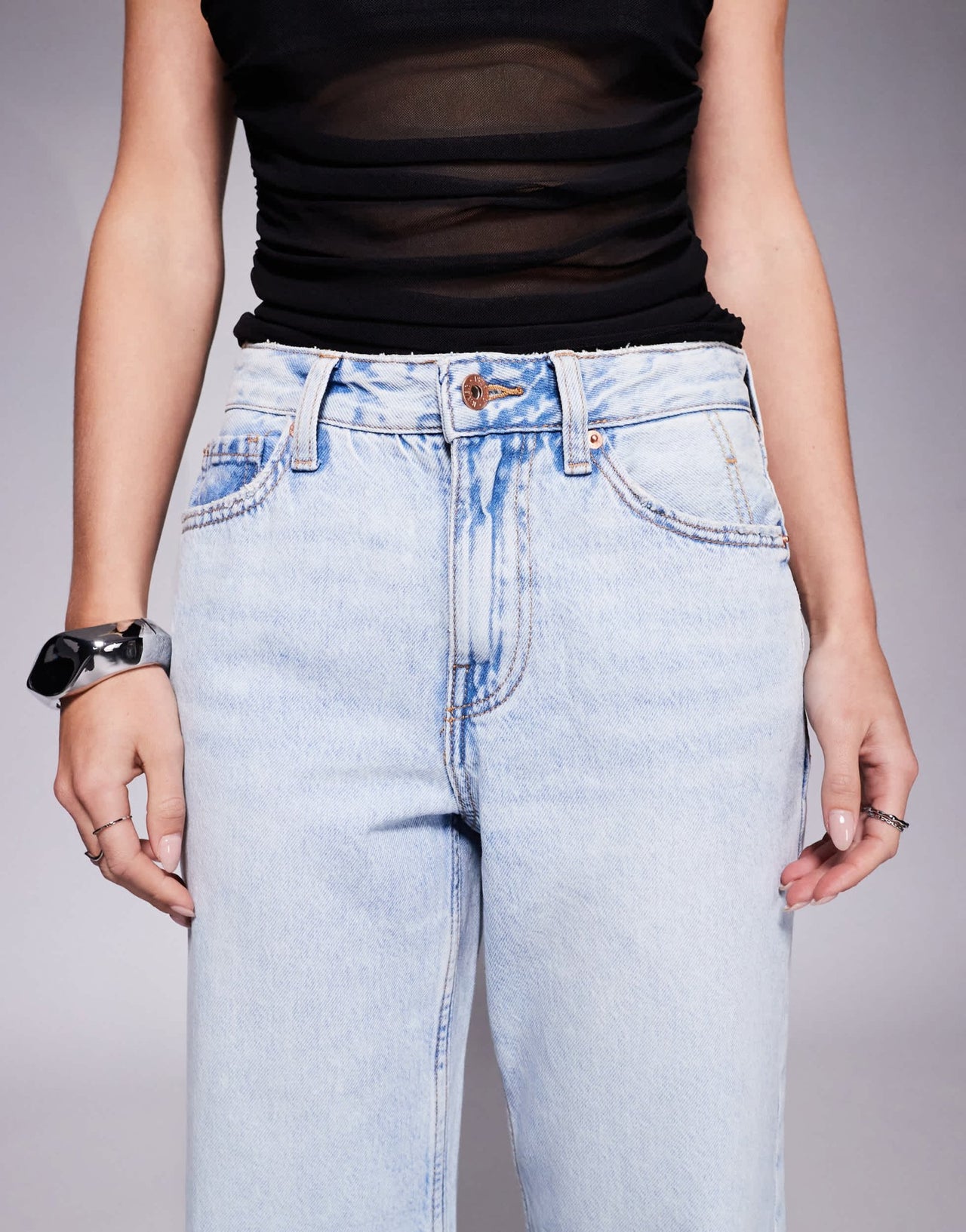 River Island Petite straight jean in lightwash blue - ASOS Sample Sale EU Store