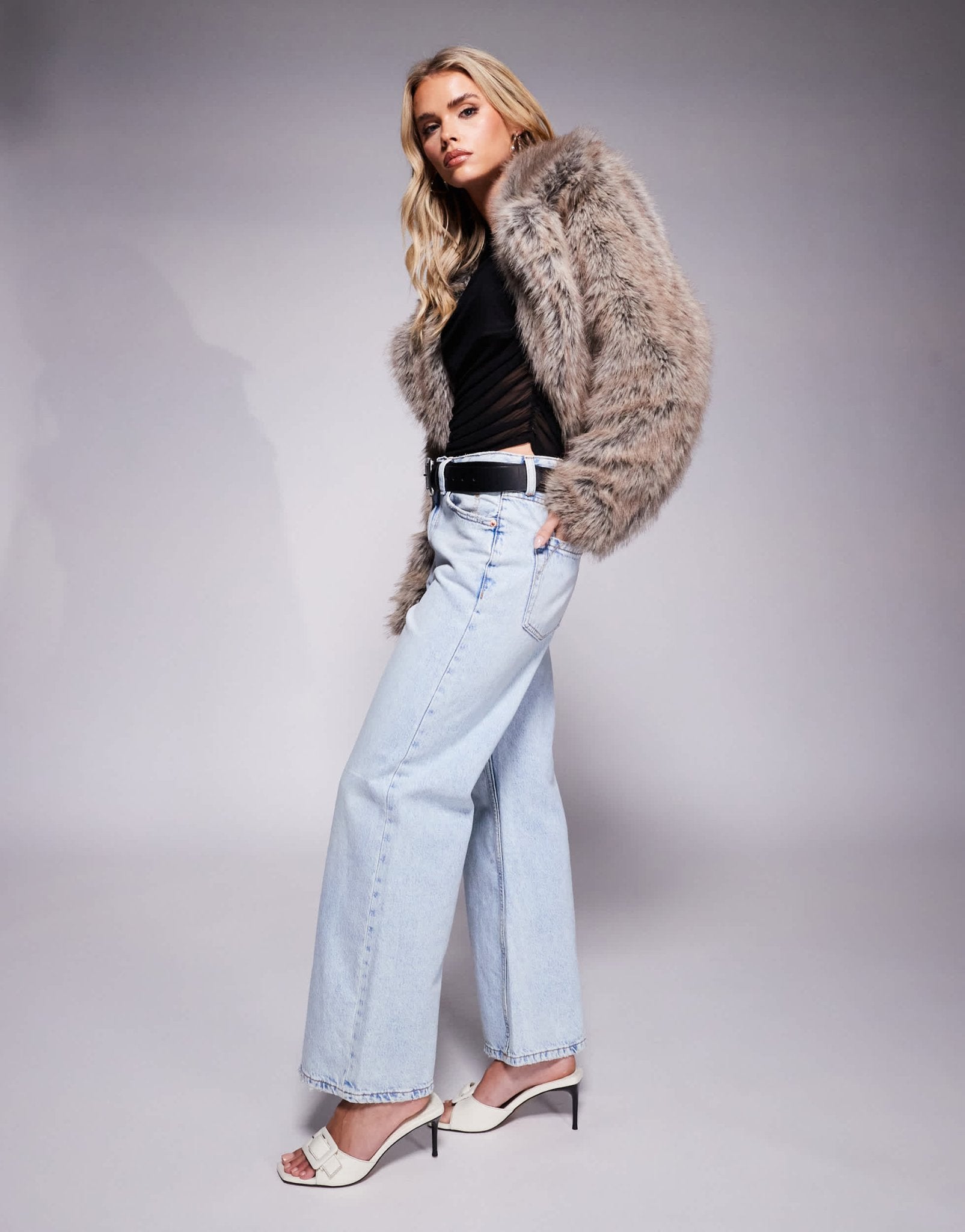 River Island Petite straight jean in lightwash blue - ASOS Sample Sale EU Store