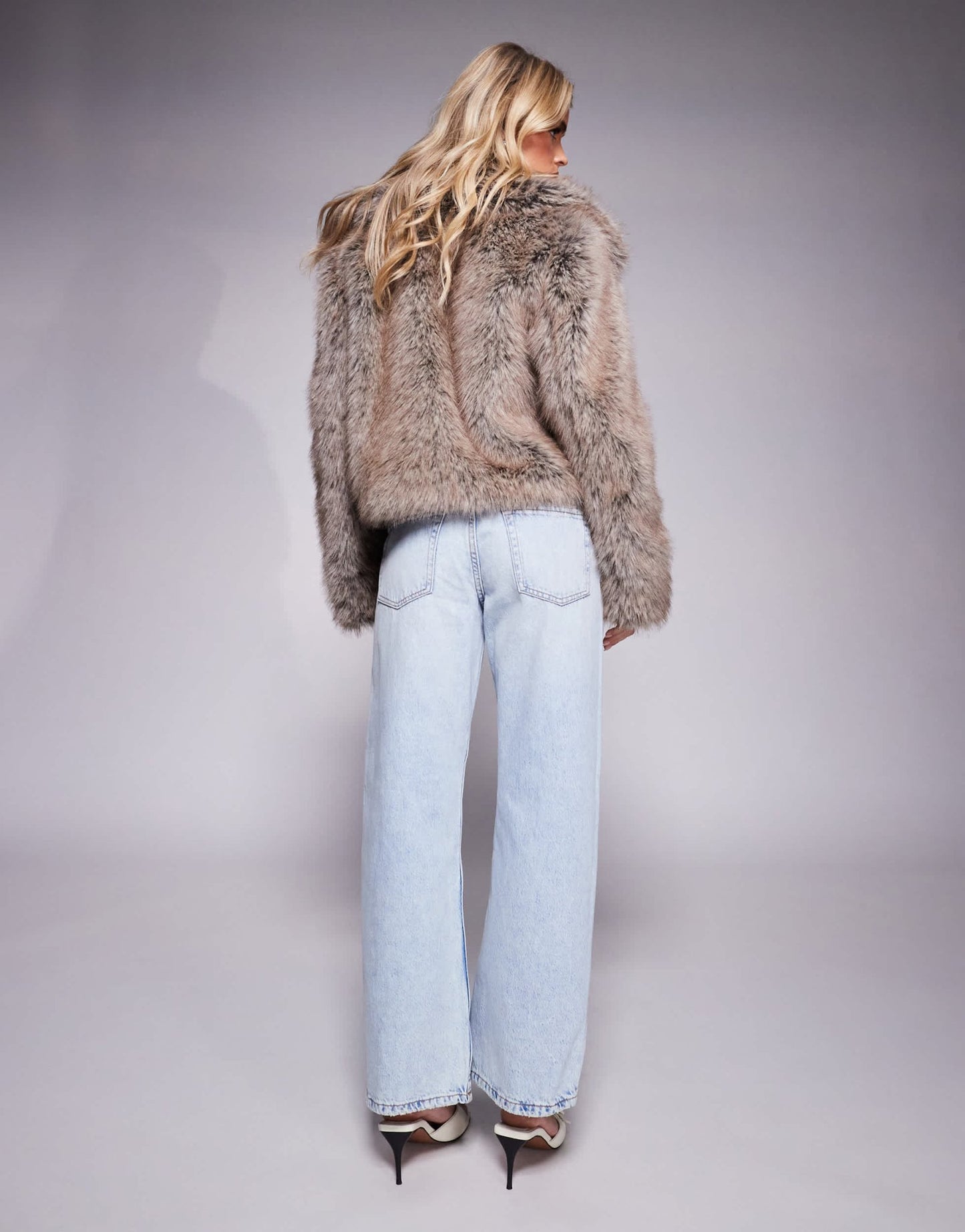 River Island Petite straight jean in lightwash blue - ASOS Sample Sale EU Store