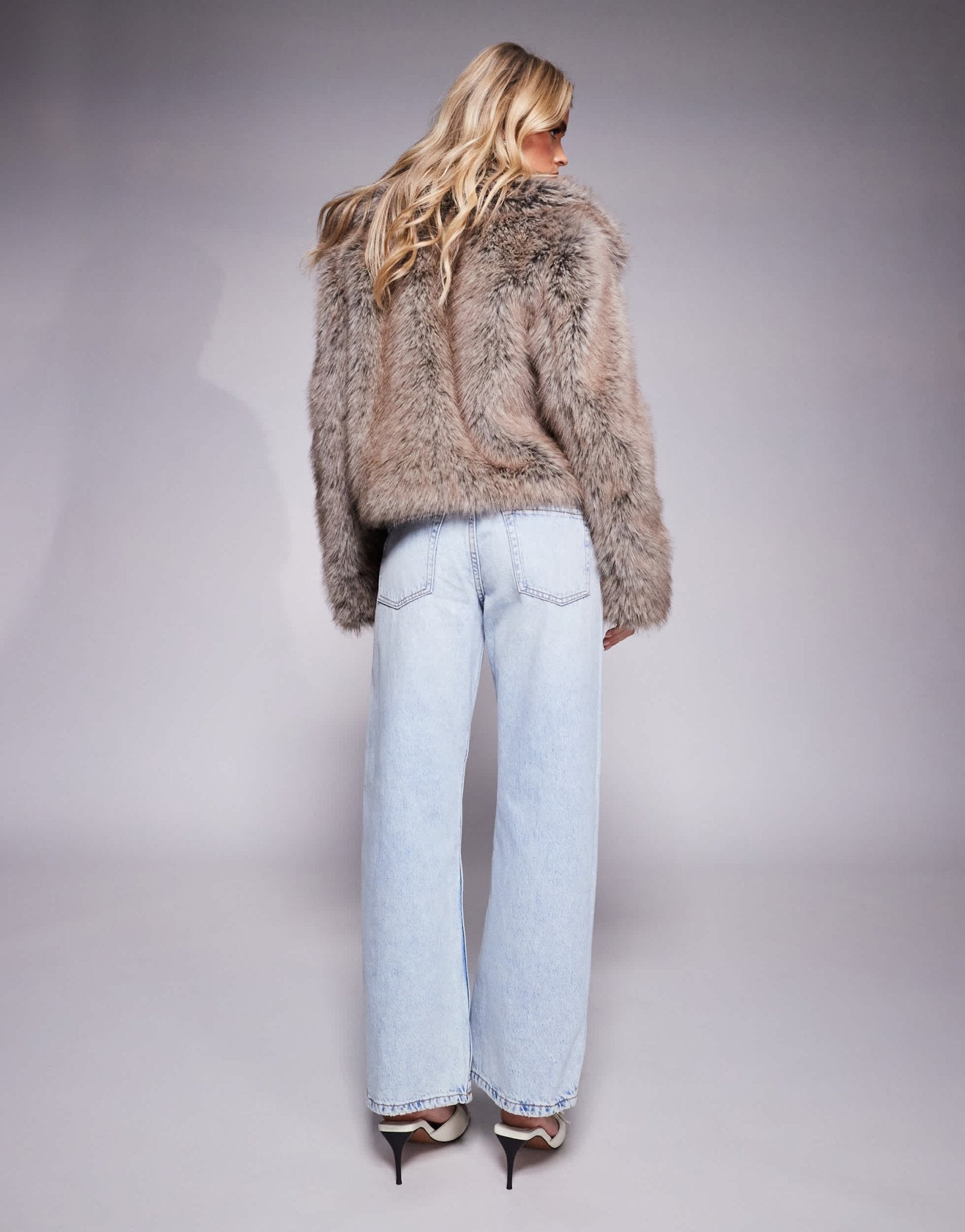 River Island Petite straight jean in lightwash blue - ASOS Sample Sale EU Store