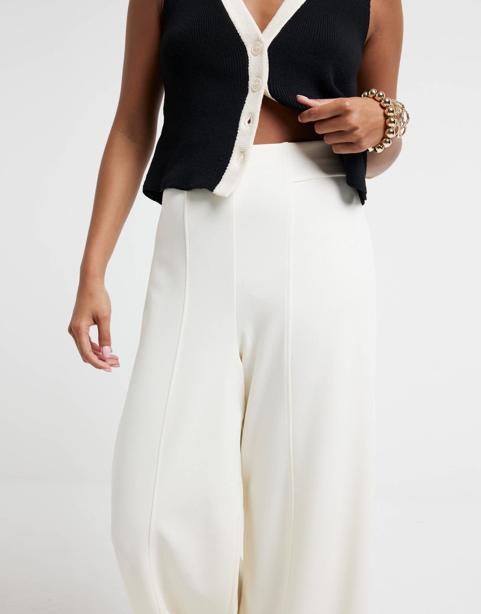 River Island Petite wide leg pleated trouser in cream - ASOS Sample Sale EU Store