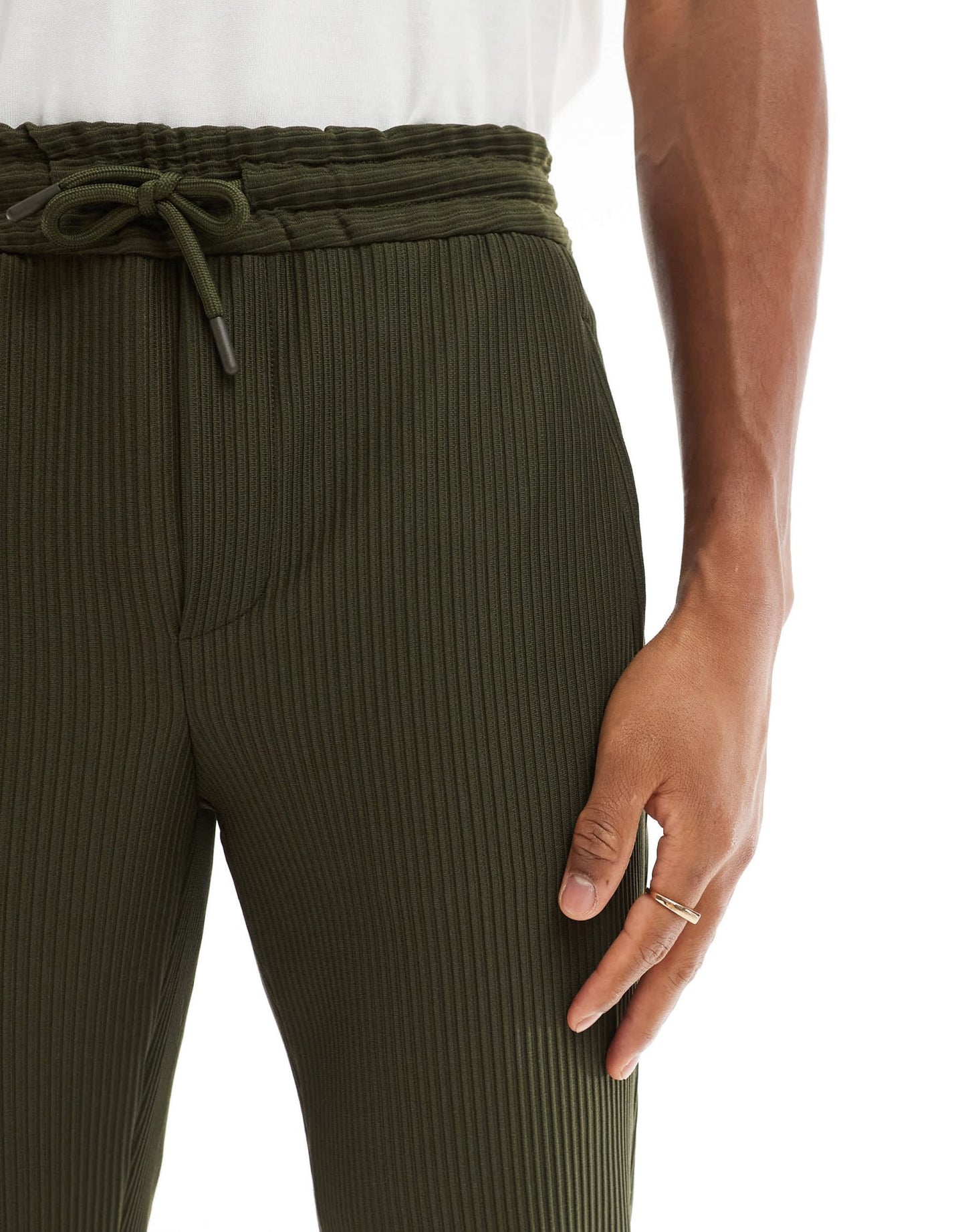 River Island pleated trousers in khaki - ASOS Sample Sale EU Store