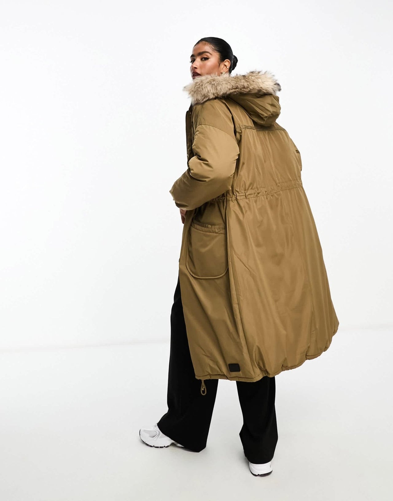 River Island puffer coat with faux fur collar in khaki - ASOS Sample Sale EU Store