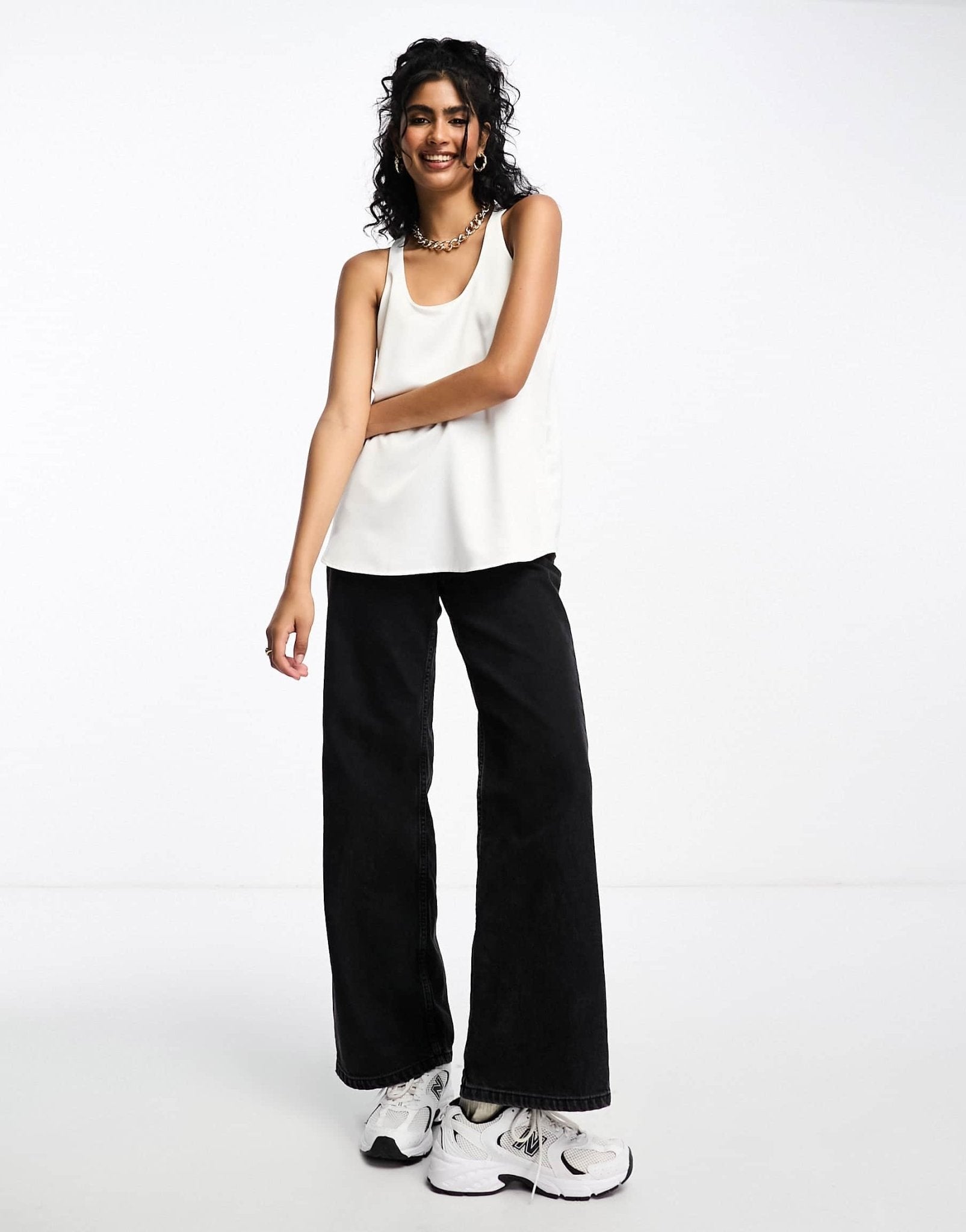 River Island racer tank with scoop neck in white - ASOS Sample Sale EU Store