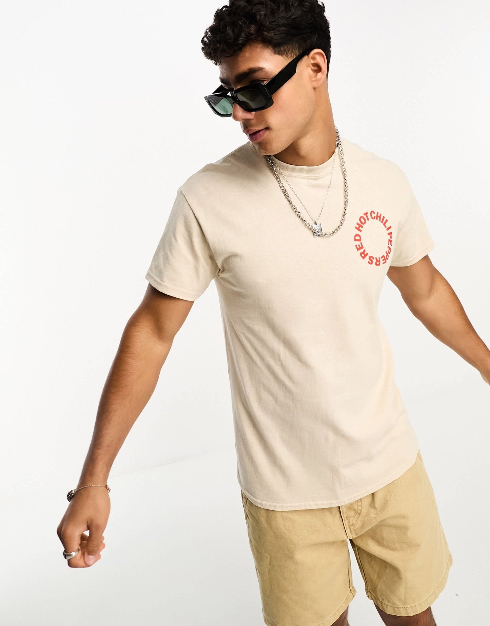 River Island Red Hot Chilli Peppers t-shirt in ecru - ASOS Sample Sale EU Store