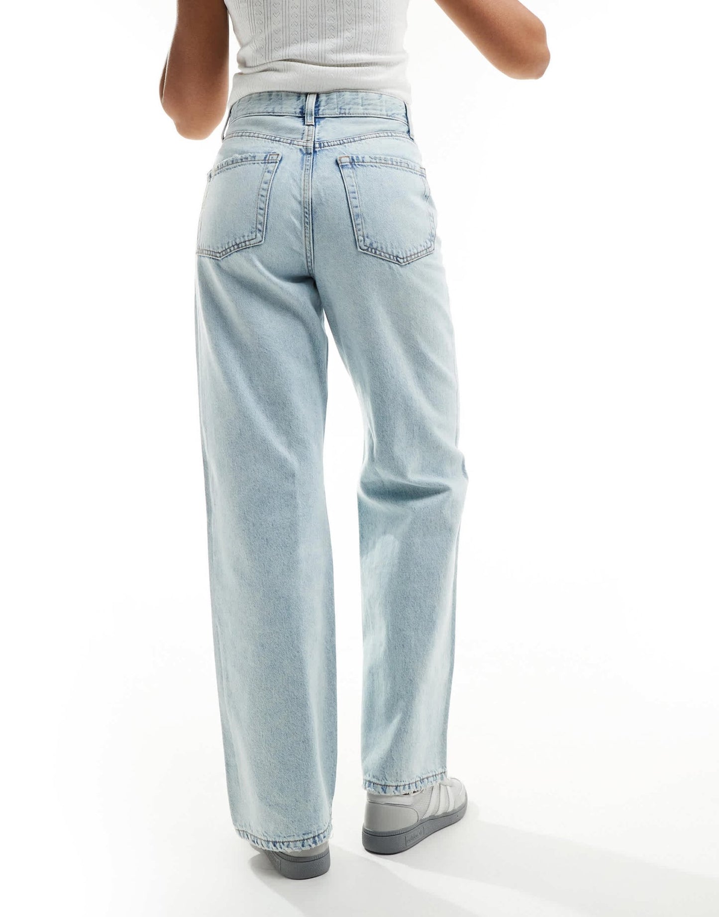 River Island relaxed straight leg jean in light blue - ASOS Sample Sale EU Store