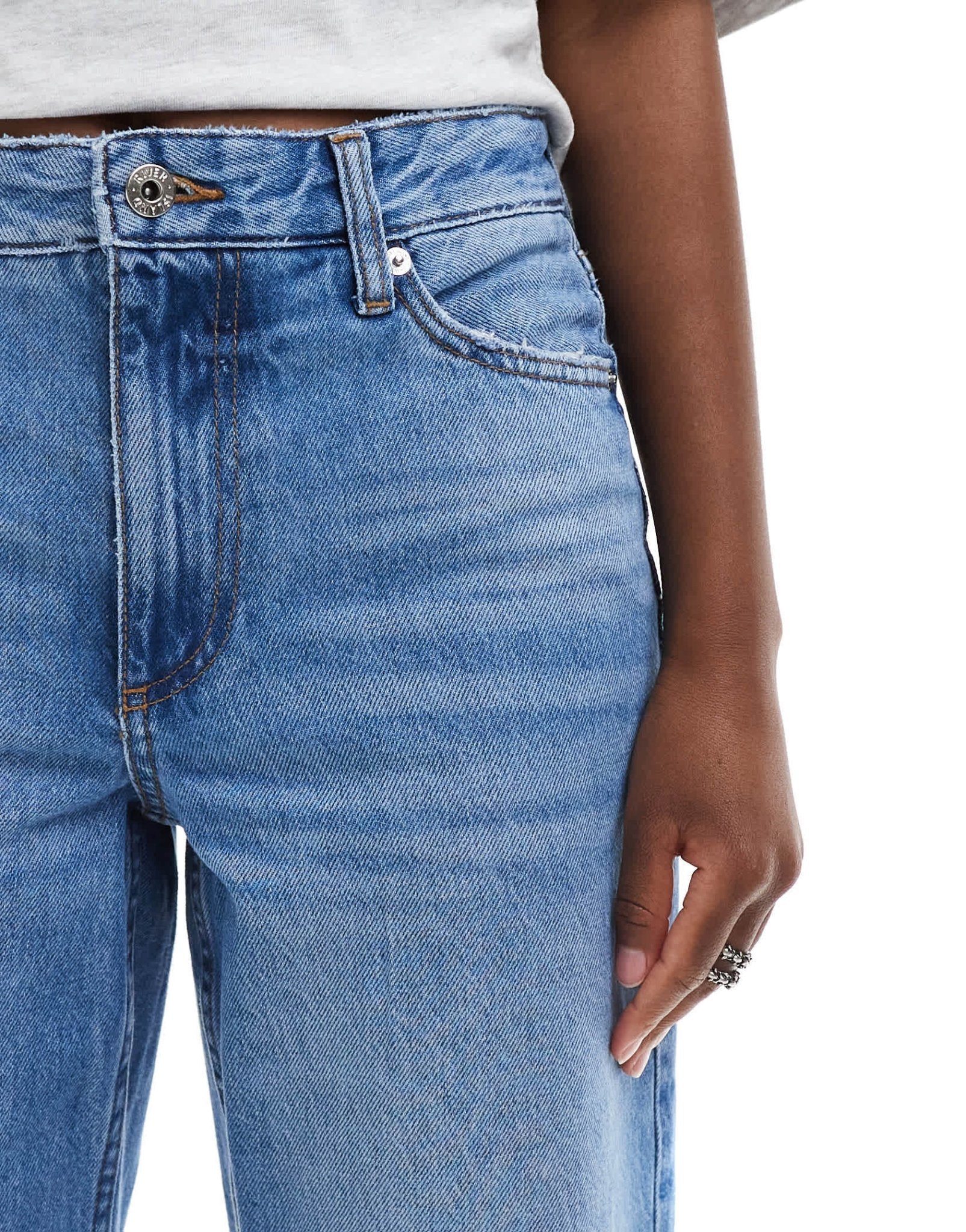 River Island relaxed straight leg jean in mid blue - ASOS Sample Sale EU Store