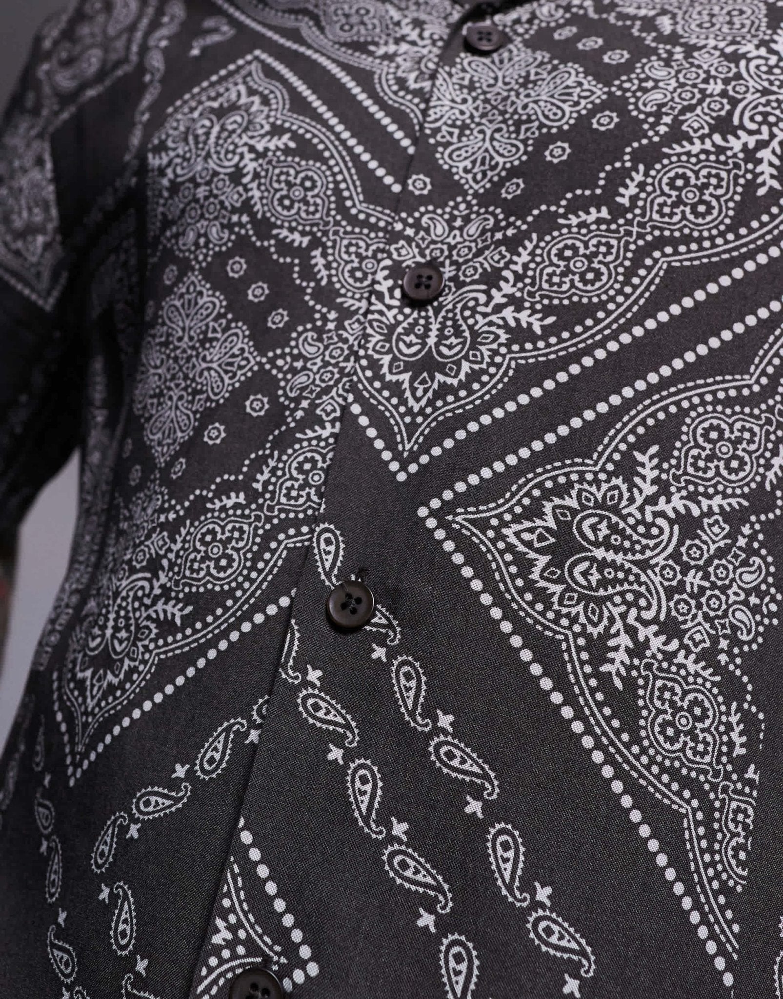 River Island short sleeve shirt in bandana print - ASOS Sample Sale EU Store