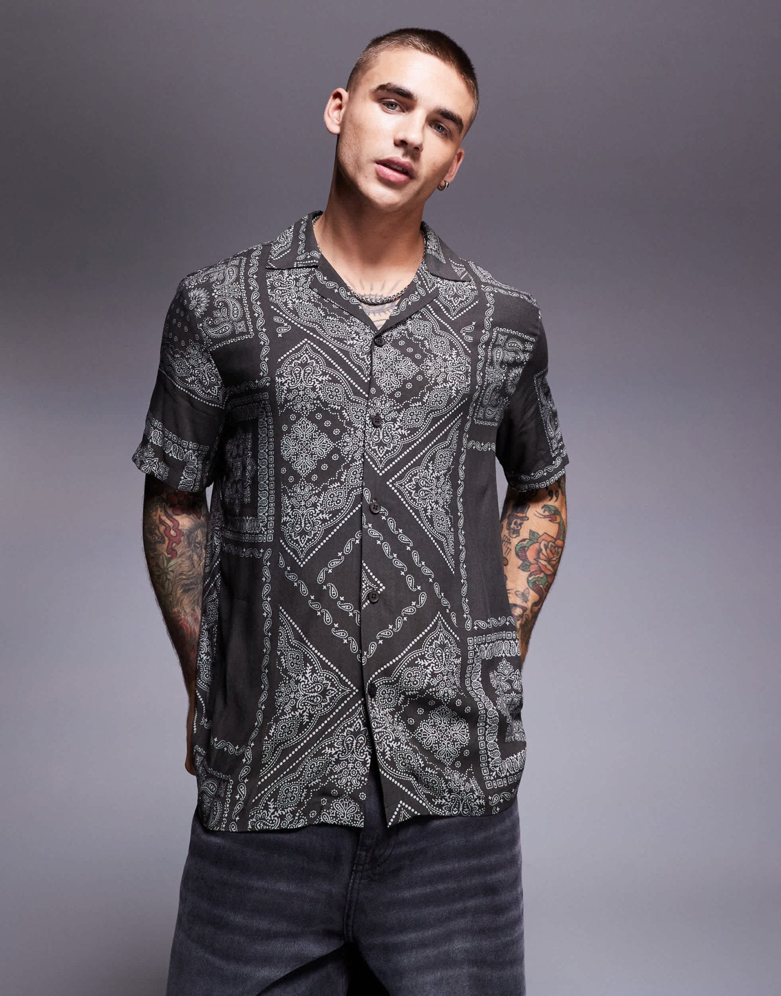 River Island short sleeve shirt in bandana print - ASOS Sample Sale EU Store