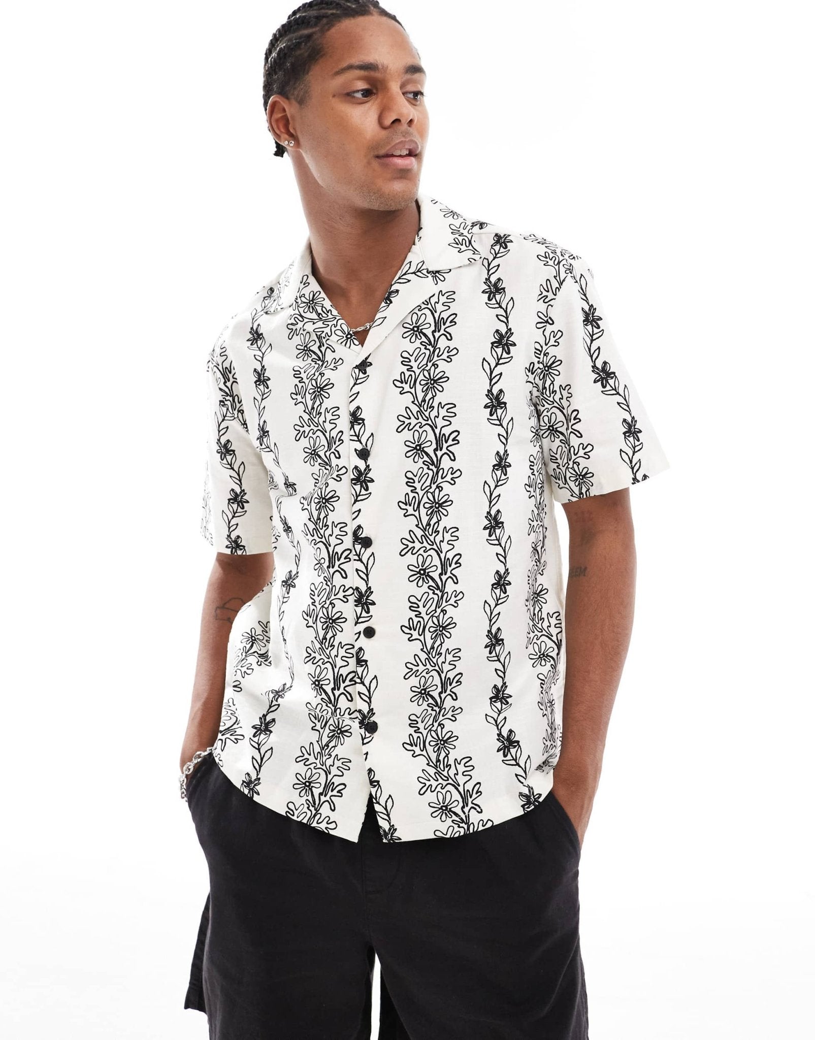 River Island short sleeve vine print shirt in ecru and black - ASOS Sample Sale EU Store
