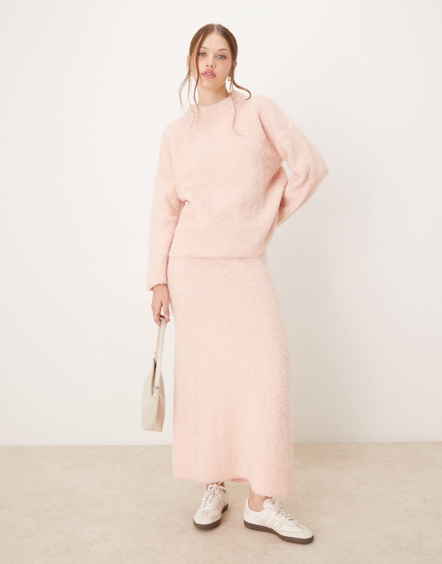 River Island ultra fluffy jumper in light pink - ASOS Sample Sale EU Store
