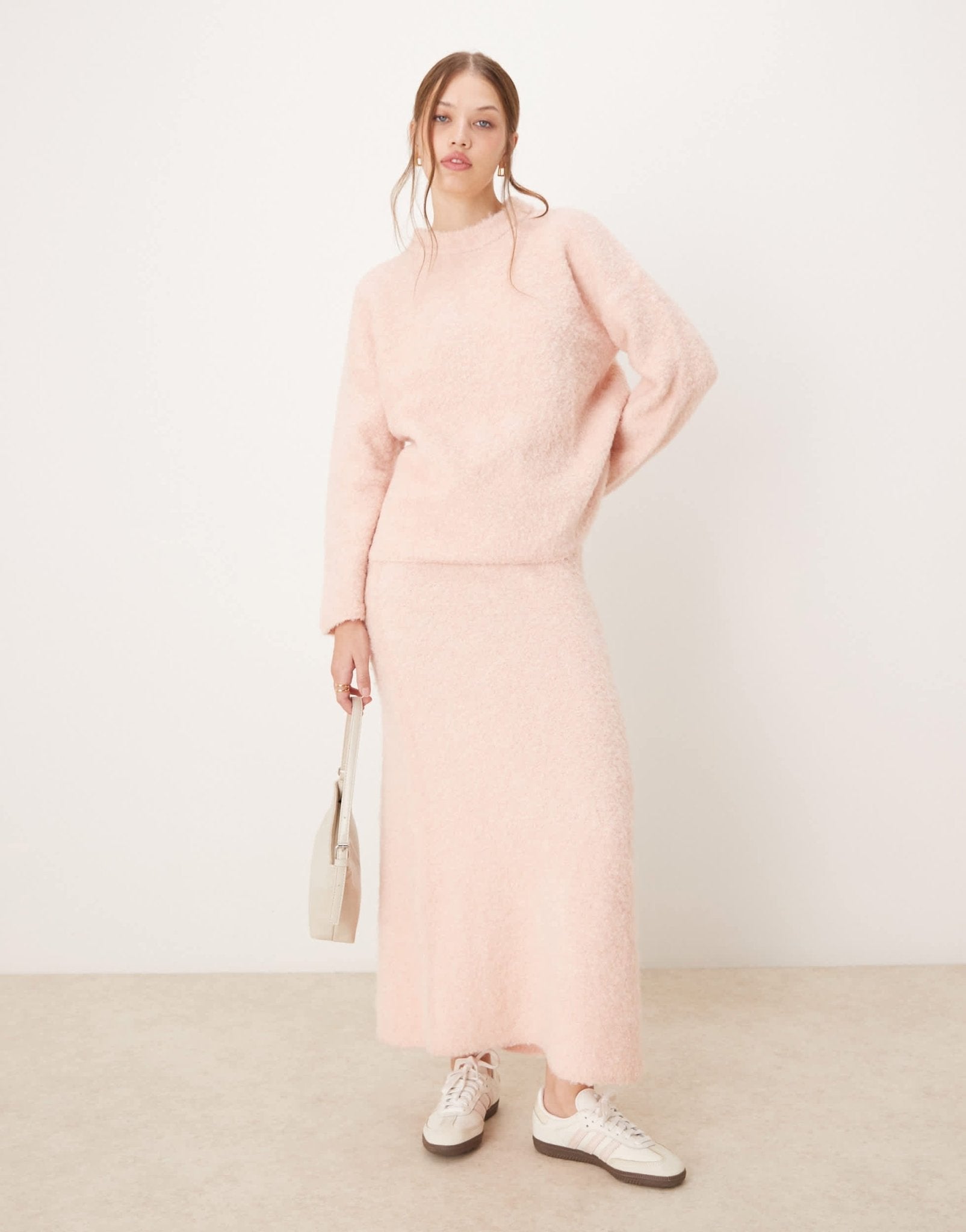 River Island ultra fluffy jumper in light pink - ASOS Sample Sale EU Store