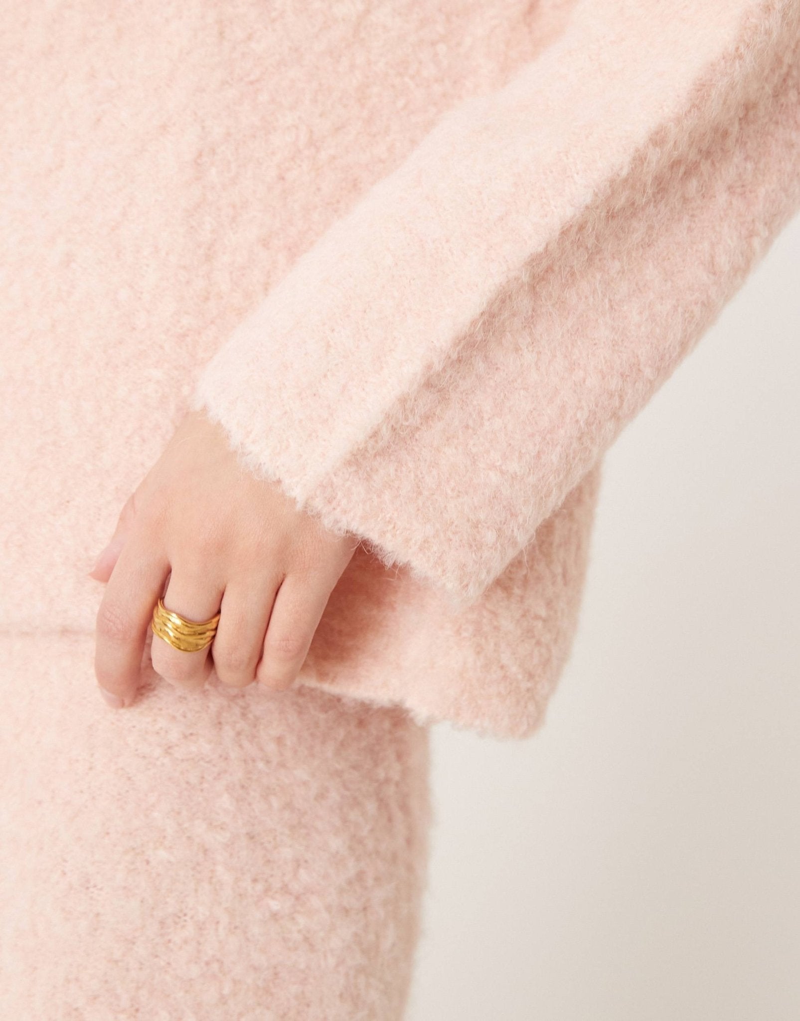 River Island ultra fluffy jumper in light pink - ASOS Sample Sale EU Store