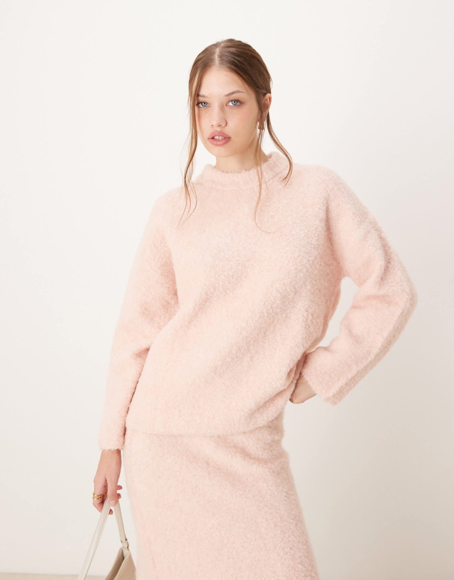 River Island ultra fluffy jumper in light pink - ASOS Sample Sale EU Store