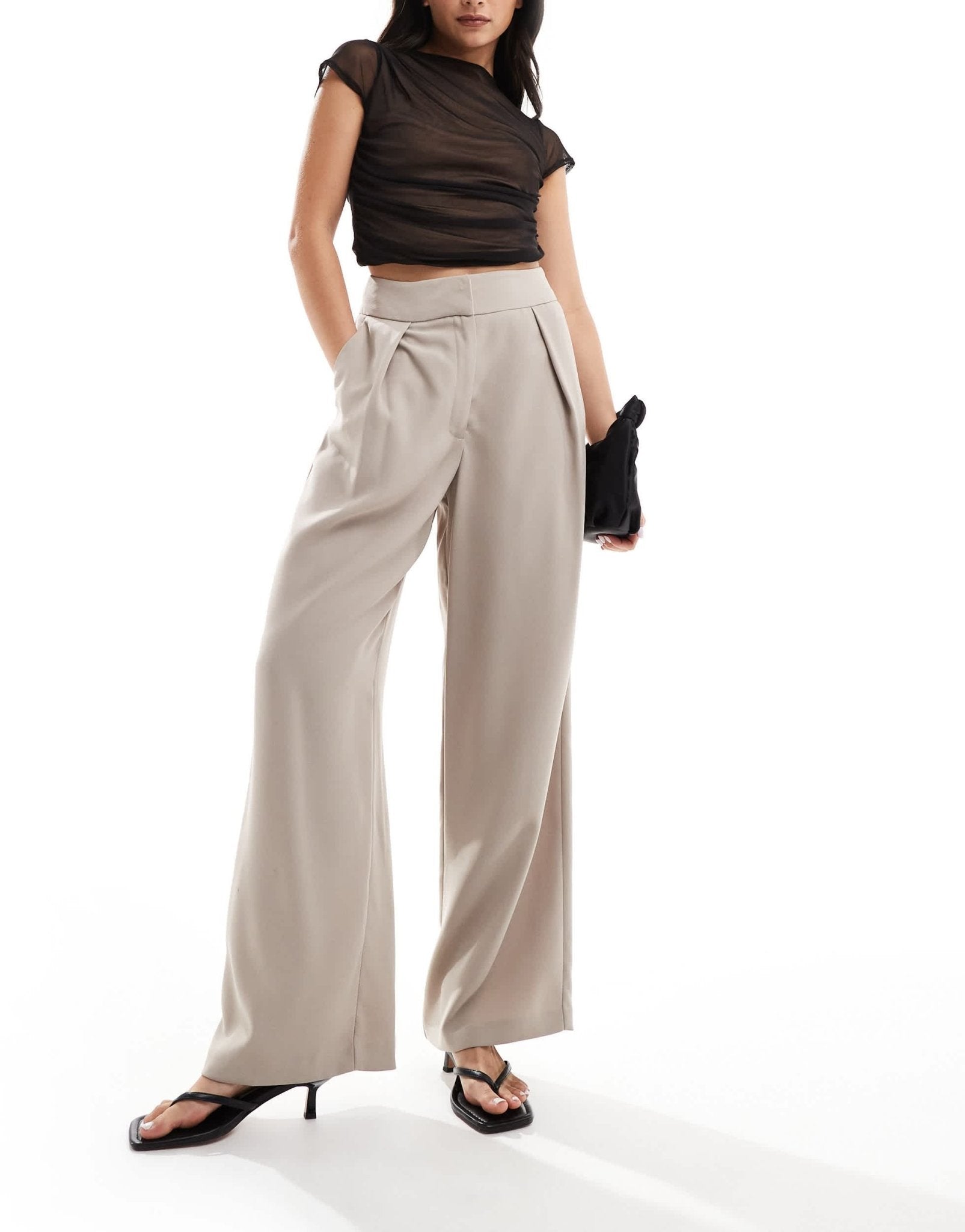 River Island wide leg trouser in beige - ASOS Sample Sale EU Store