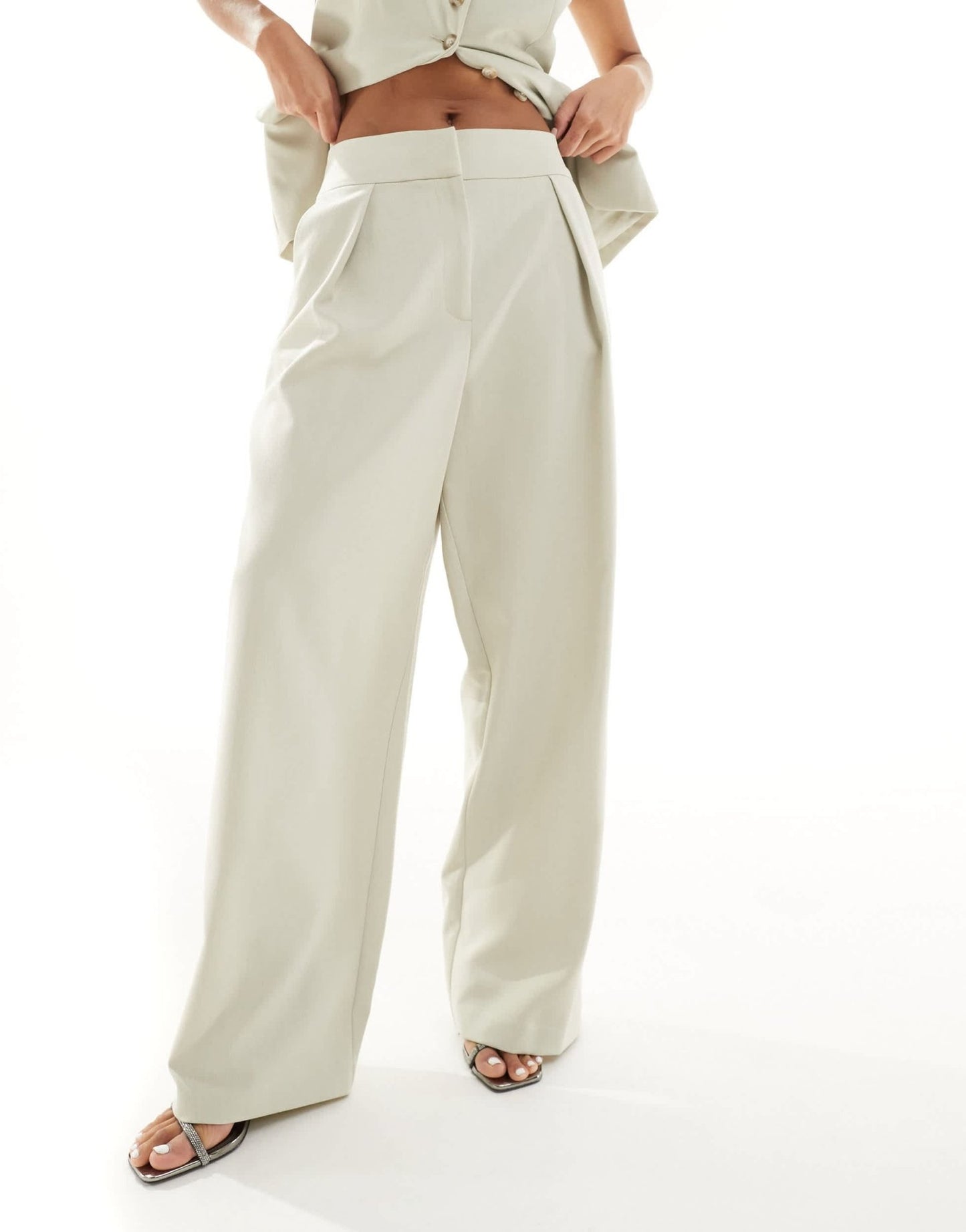 River Island wide leg trouser in light green - ASOS Sample Sale EU Store