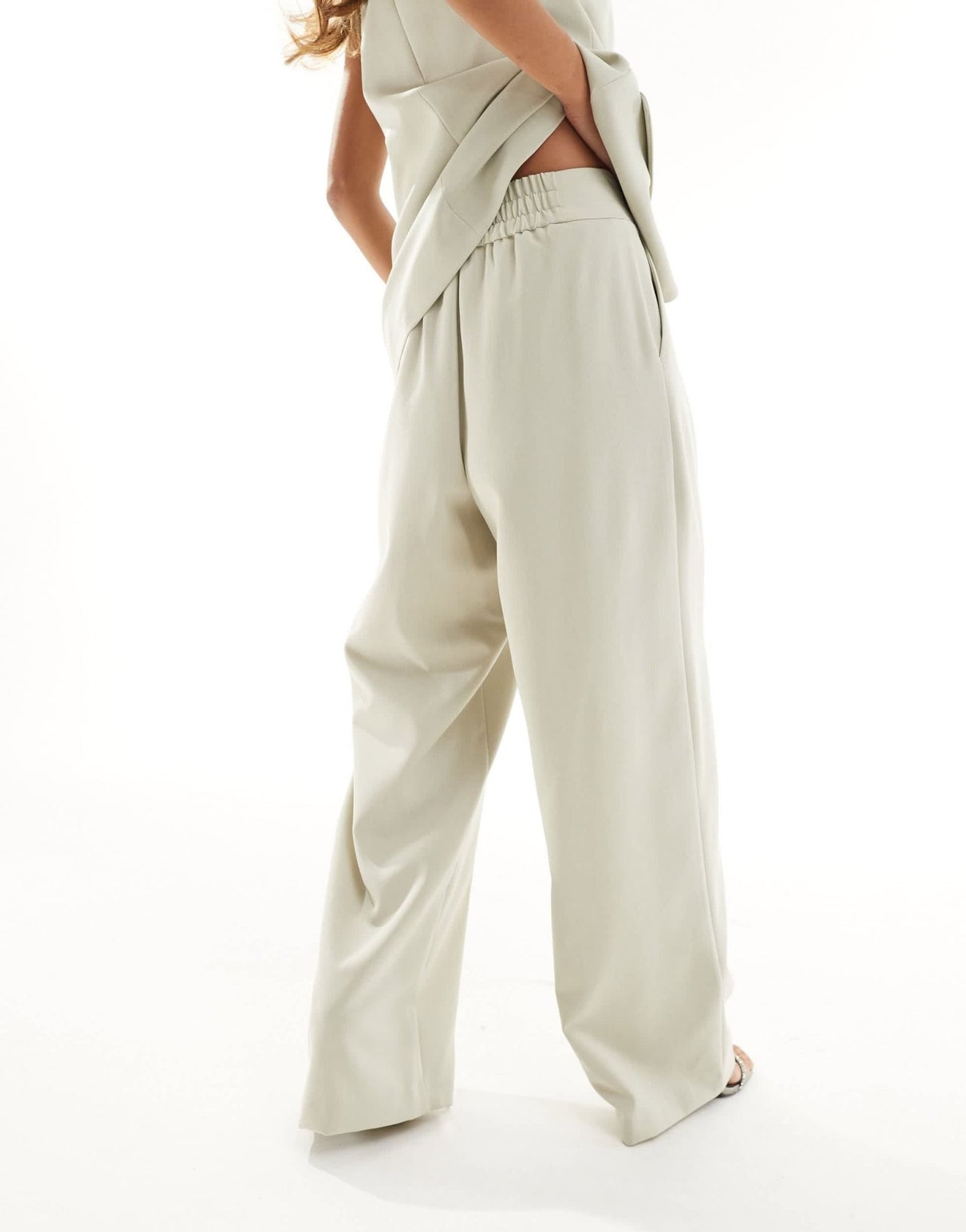 River Island wide leg trouser in light green - ASOS Sample Sale EU Store