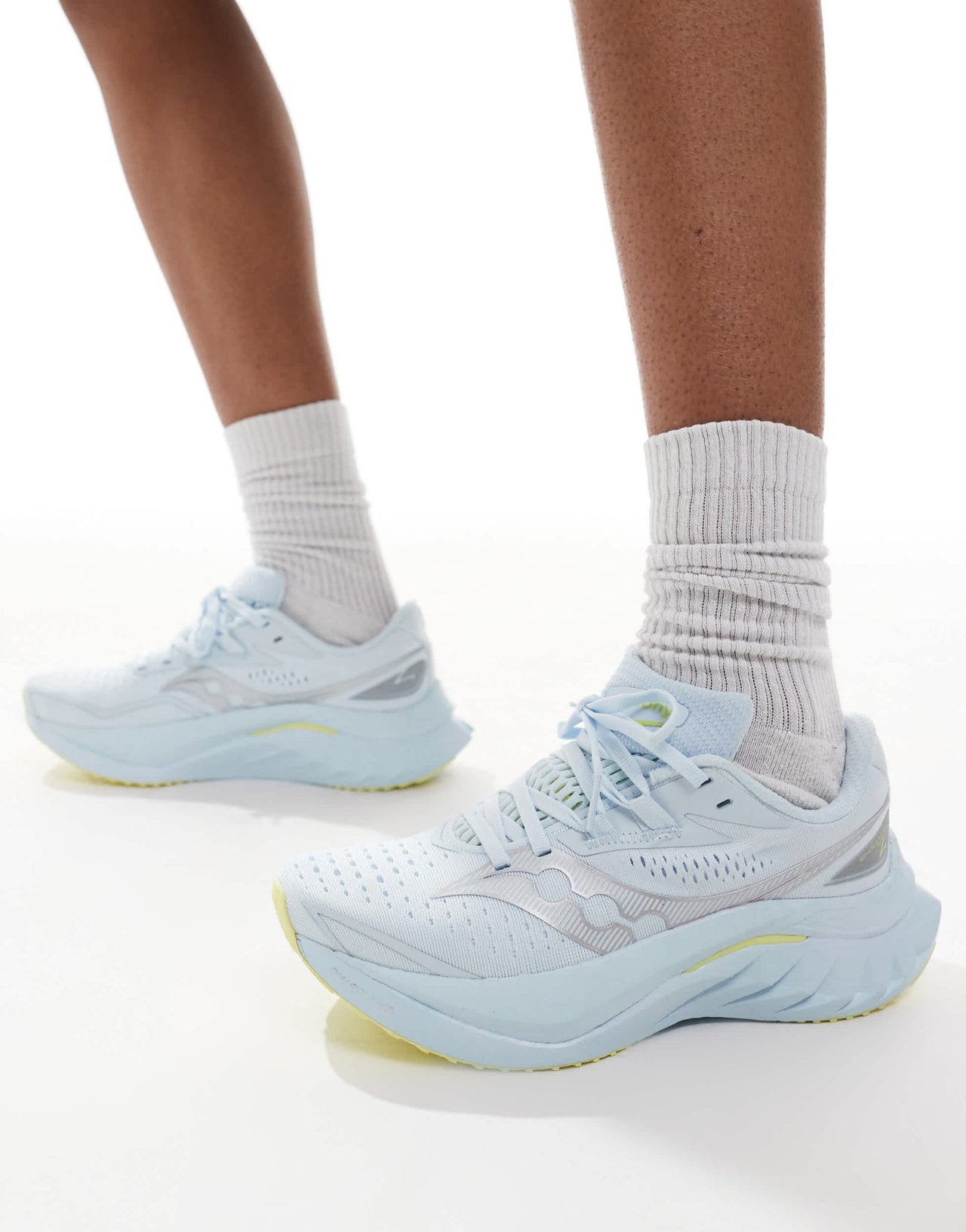 Saucony Endorphin Speed 4 fast & light trainers in ice melt - ASOS Sample Sale EU Store