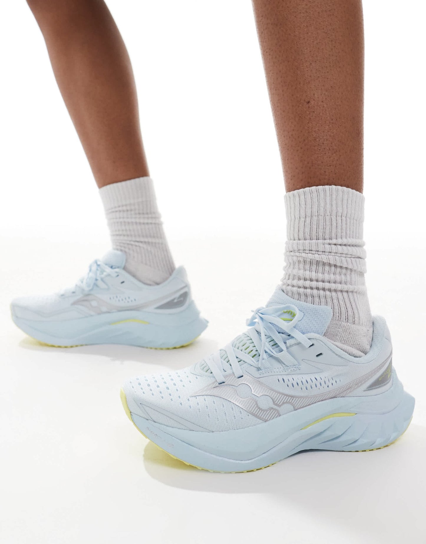 Saucony Endorphin Speed 4 fast & light trainers in ice melt - ASOS Sample Sale EU Store