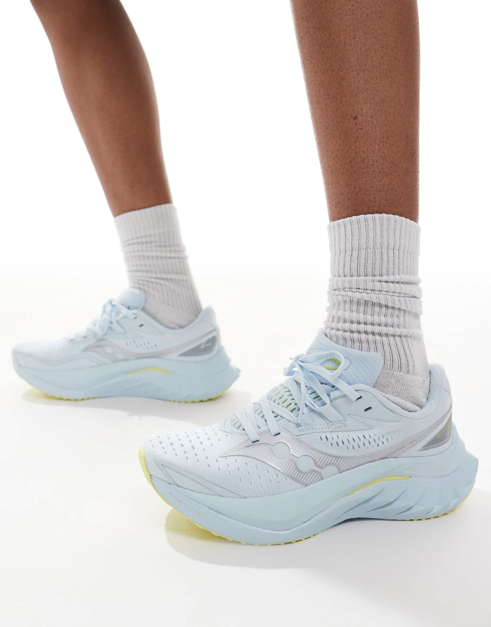 Saucony Endorphin Speed 4 fast & light trainers in ice melt - ASOS Sample Sale EU Store