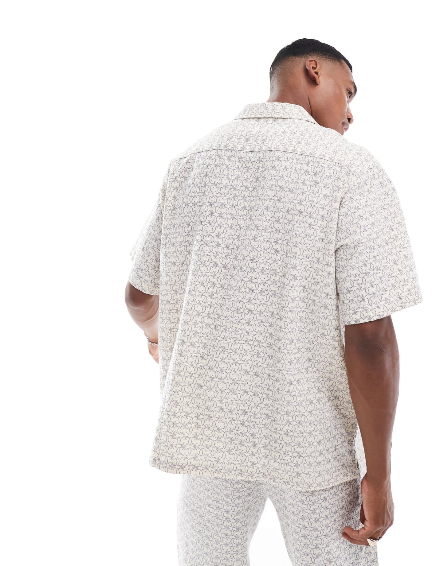 Selected revere collar crinkle shirt with all over print in cream and navy - ASOS Sample Sale EU Store