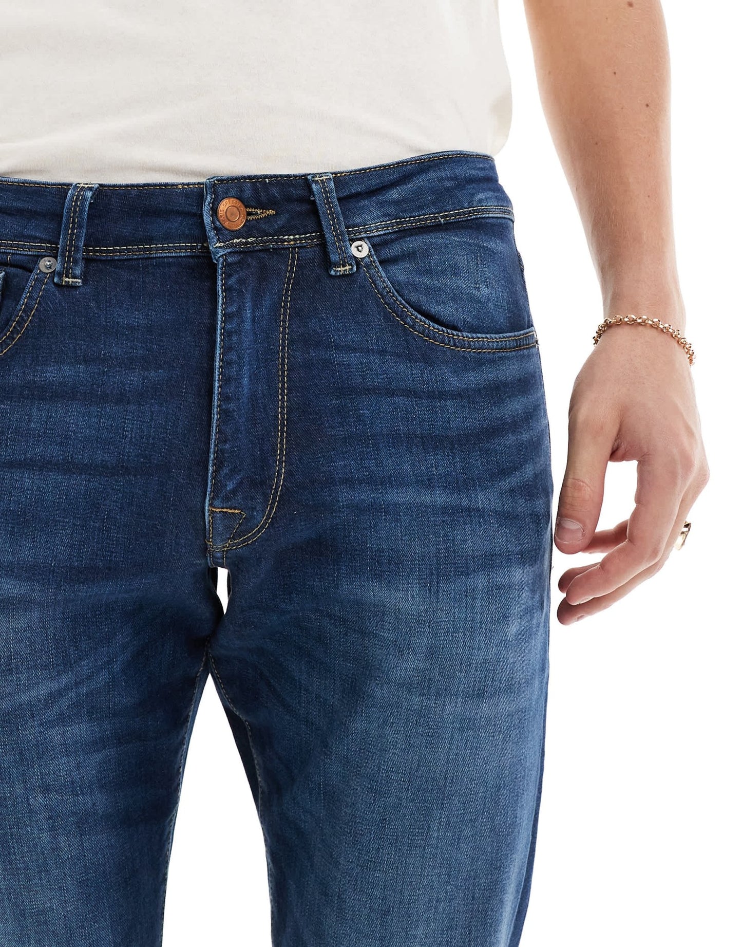 Selected Scott straight fit jeans in medium blue - ASOS Sample Sale EU Store