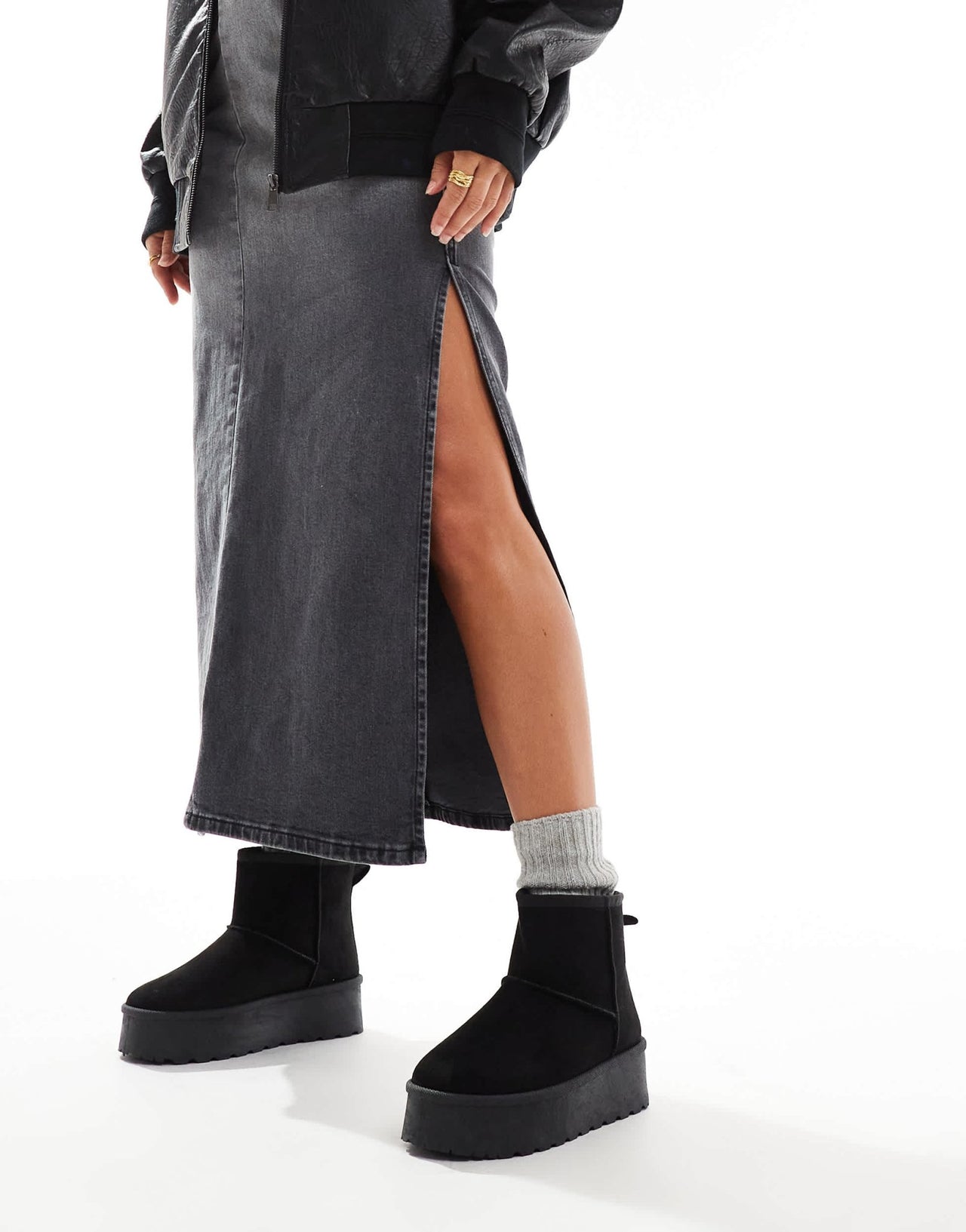 SEQWL flatform boots in black - ASOS Sample Sale EU Store
