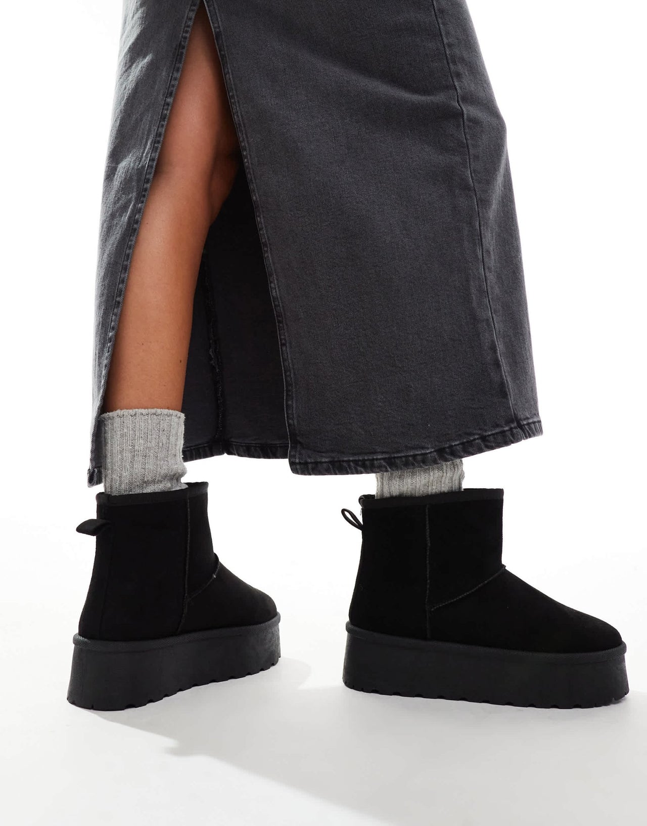 SEQWL flatform boots in black - ASOS Sample Sale EU Store