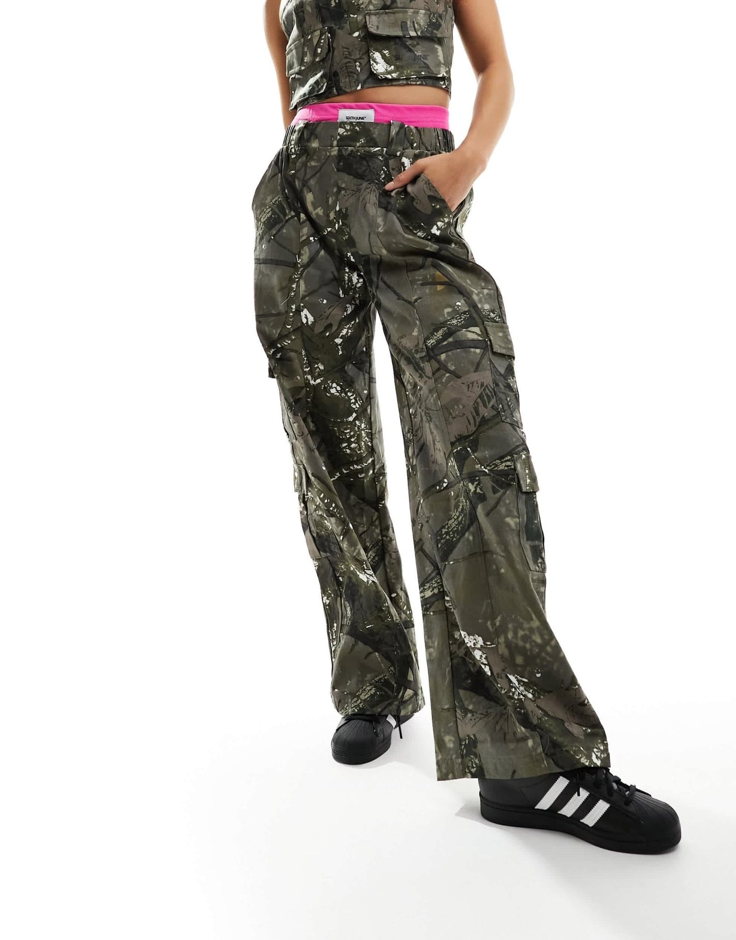 Sixth June co - ord camo print cargos trousers in green - ASOS Sample Sale EU Store