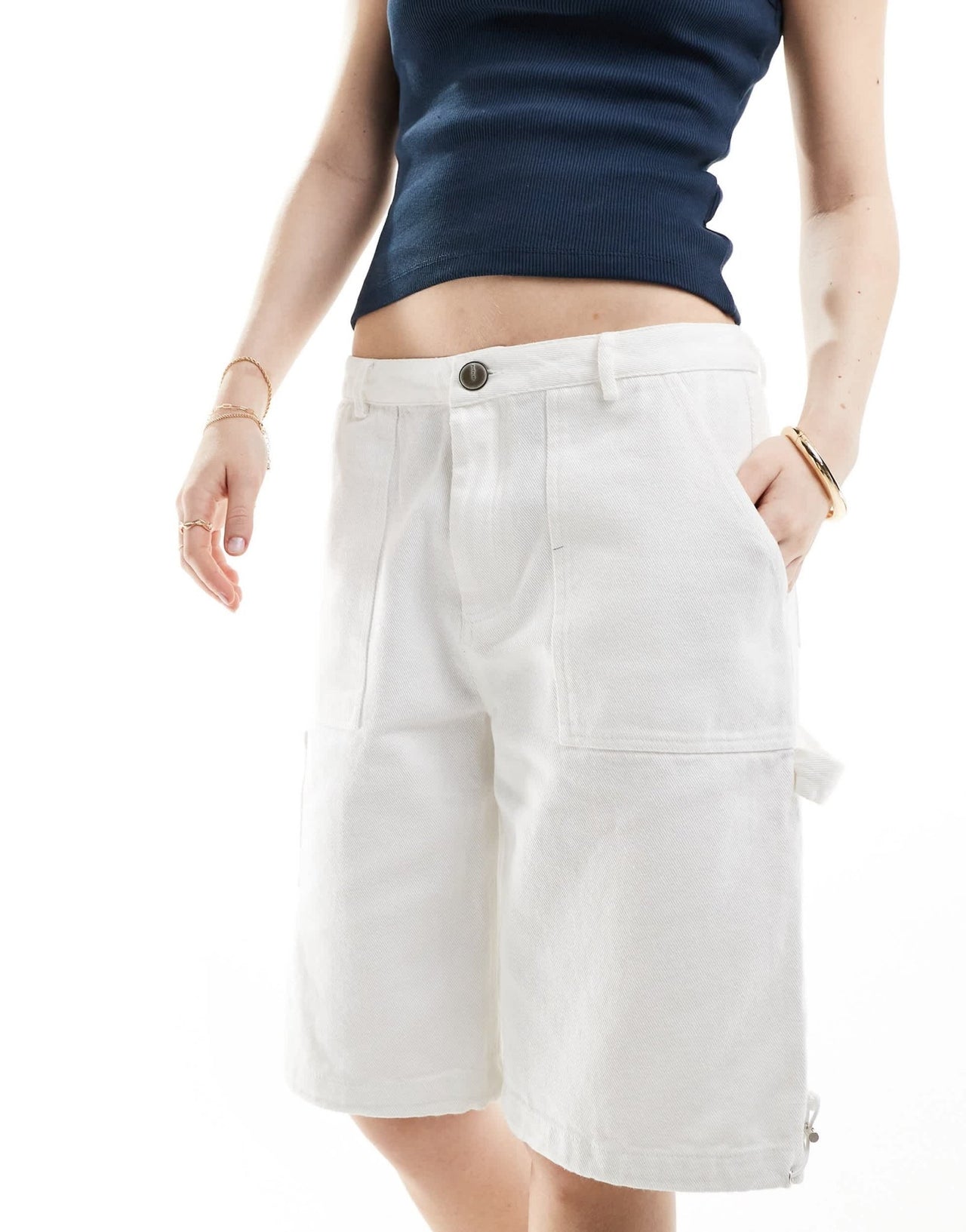 Sixth June longer legnth carpenter short in white - ASOS Sample Sale EU Store