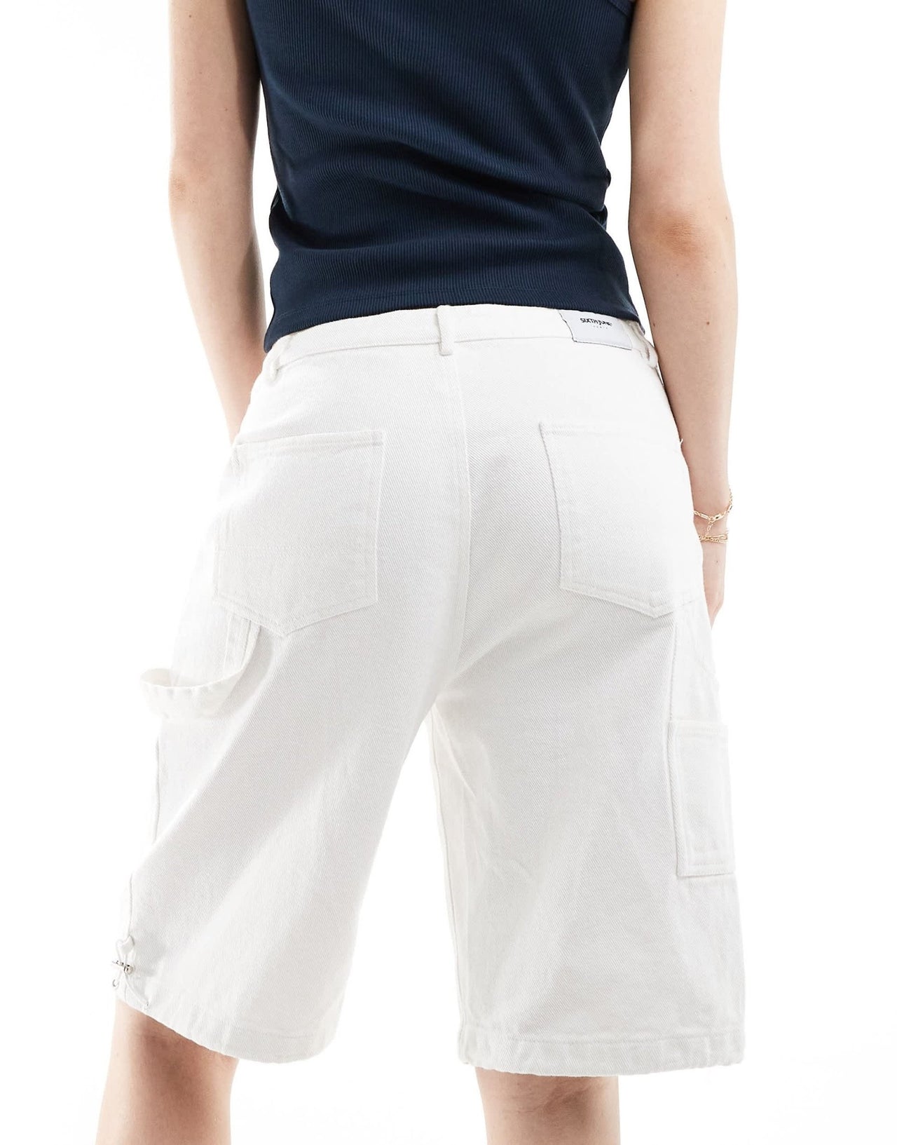 Sixth June longer legnth carpenter short in white - ASOS Sample Sale EU Store