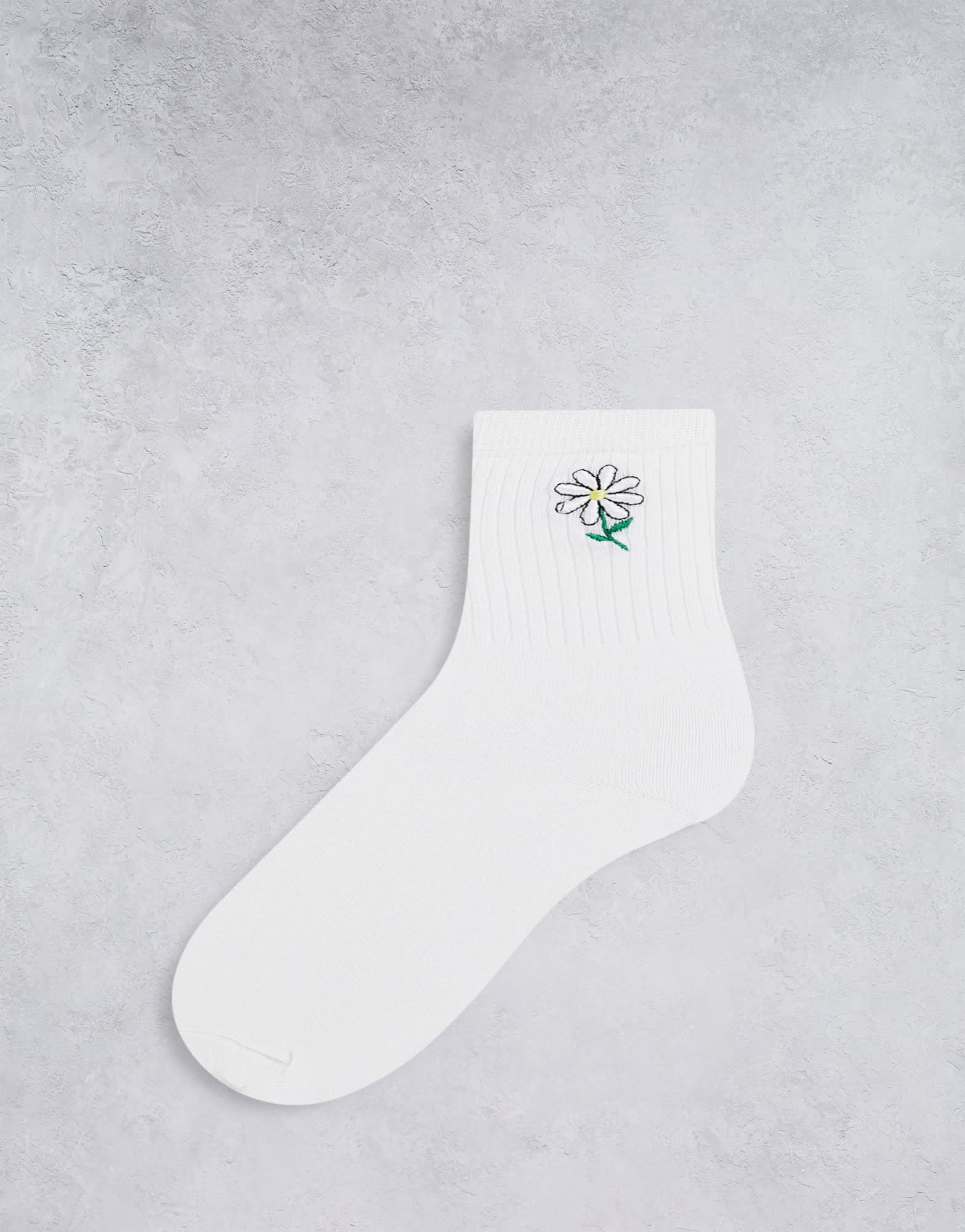 Skinnydip socks 3 pack with novelty embroidery - ASOS Sample Sale EU Store