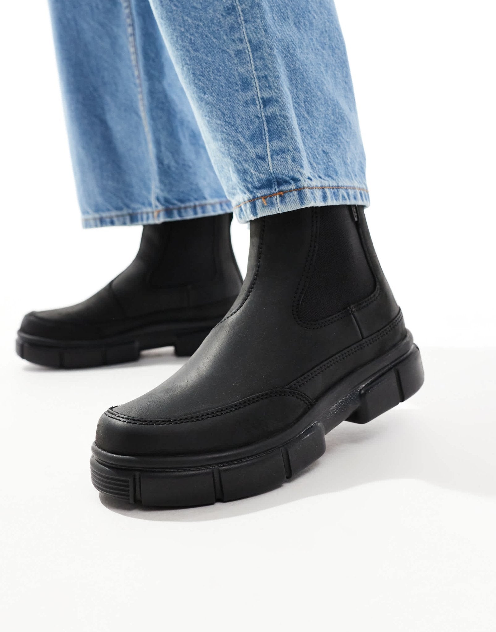 Sorel Explorer STRT suede chelsea boots in black - ASOS Sample Sale EU Store