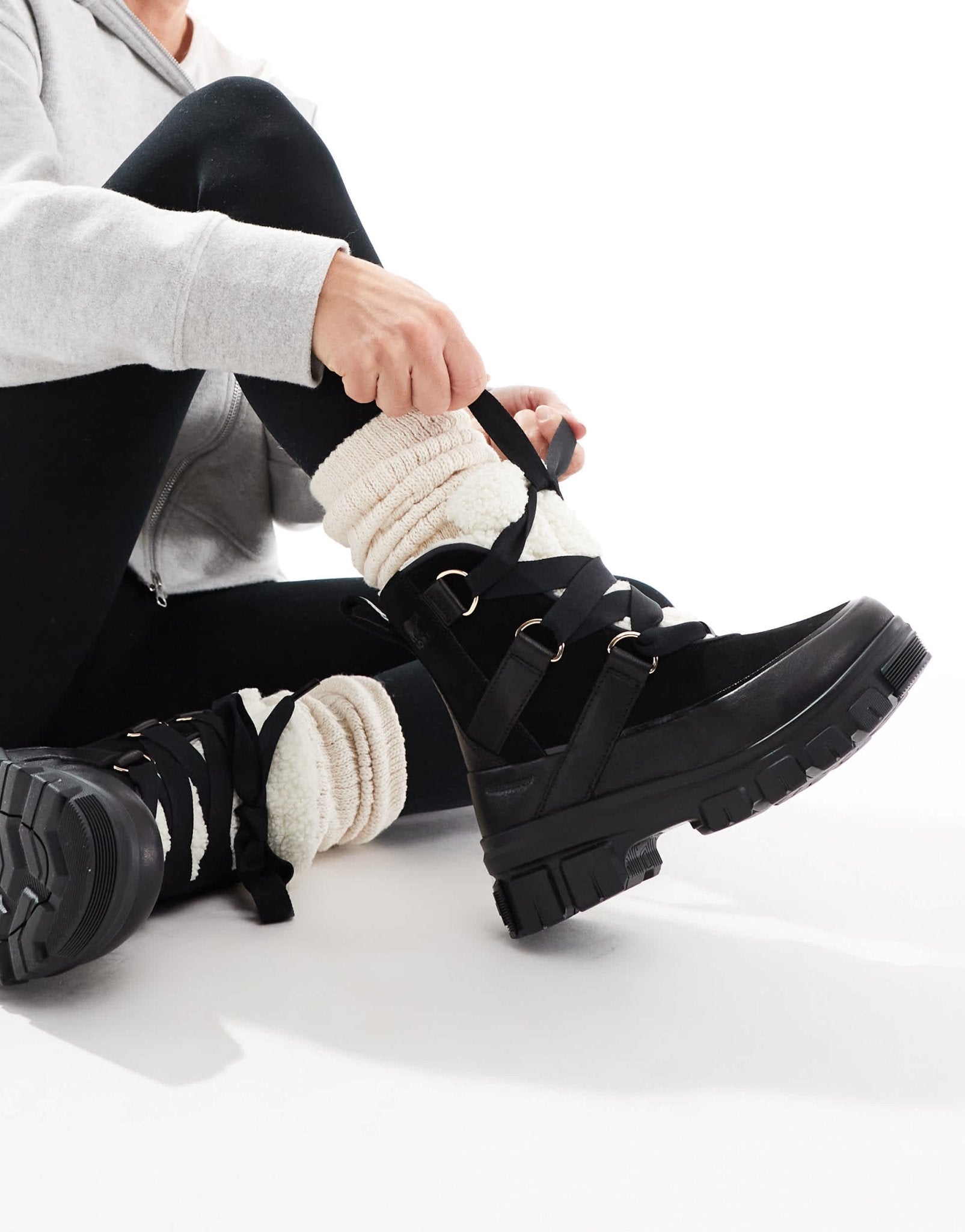 Sorel Torino V Resort WP waterproof fleece lined faux fur leather snow boots in black and chalk - ASOS Sample Sale EU Store