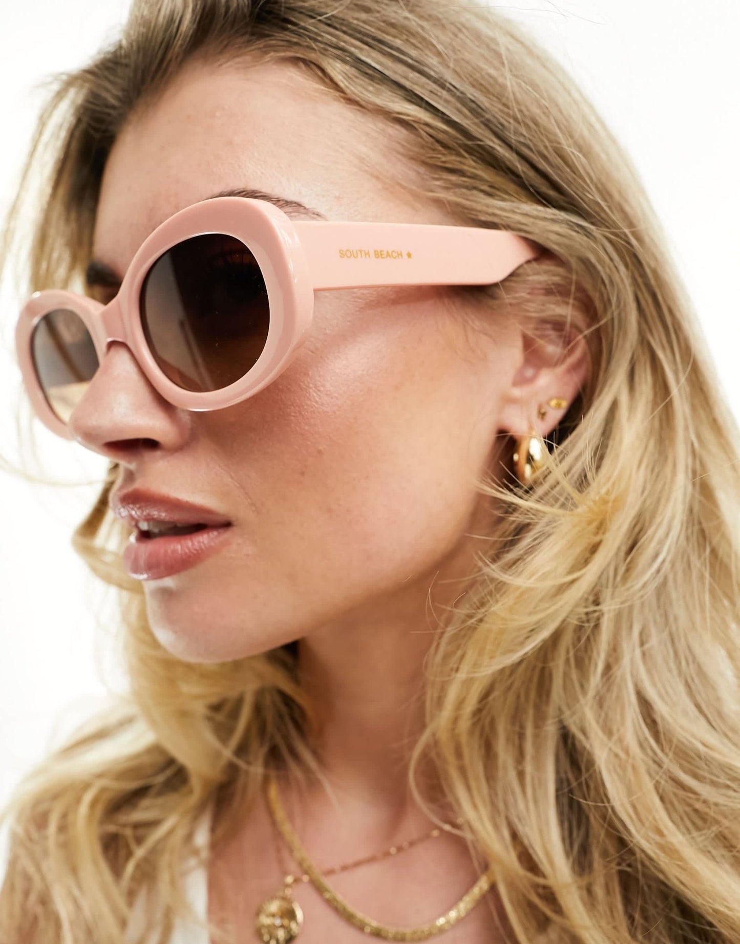 South Beach oval sunglasses in pink - ASOS Sample Sale EU Store