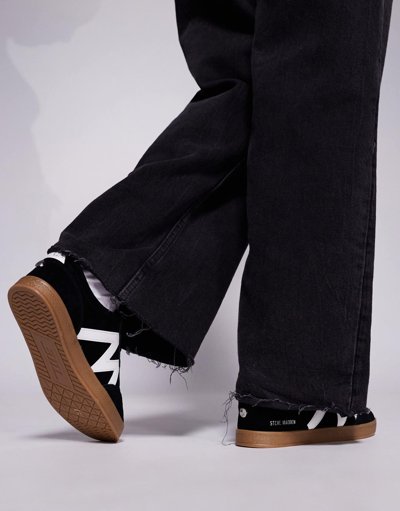 Steve Madden Degree lace up trainers in black and white - ASOS Sample Sale EU Store