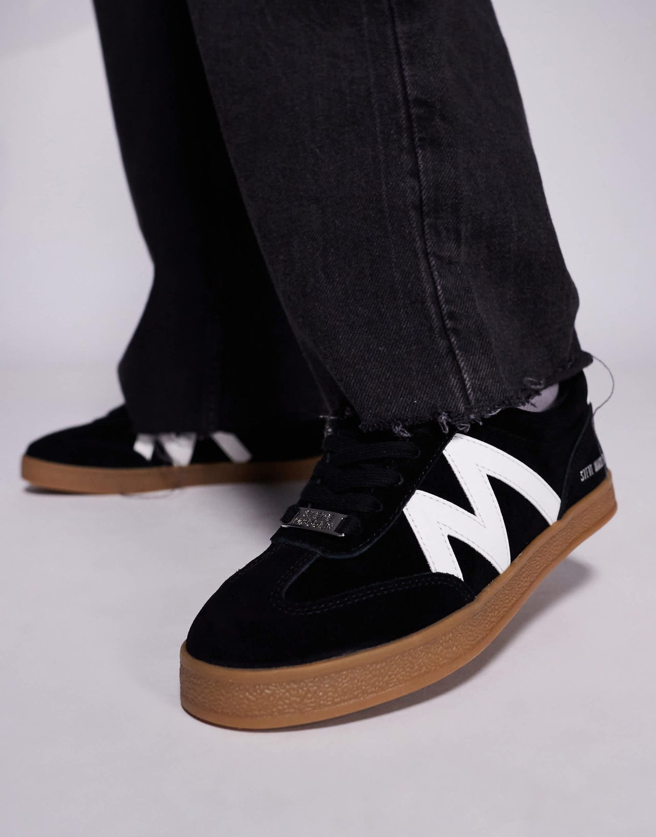 Steve Madden Degree lace up trainers in black and white - ASOS Sample Sale EU Store