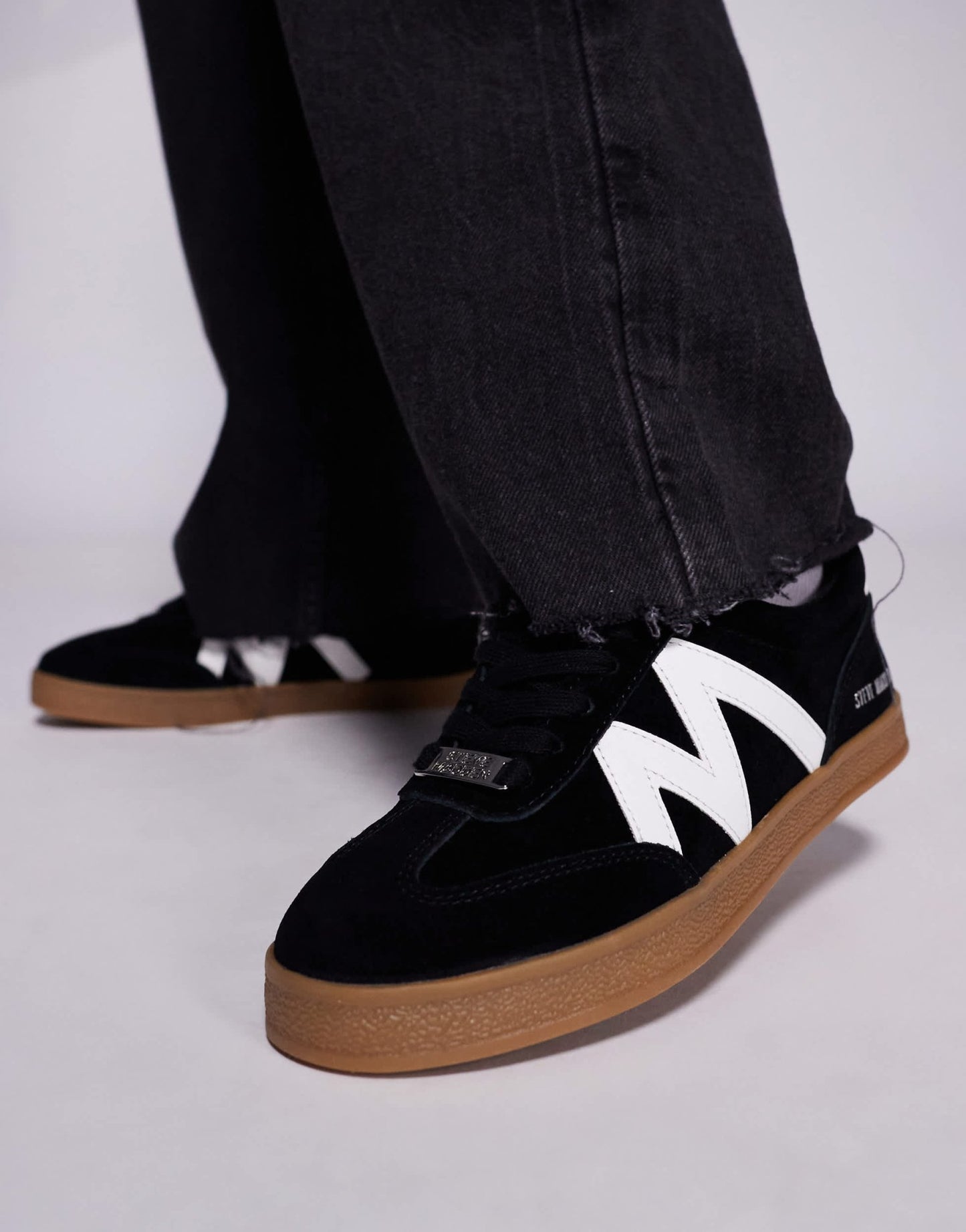 Steve Madden Degree lace up trainers in black and white - ASOS Sample Sale EU Store