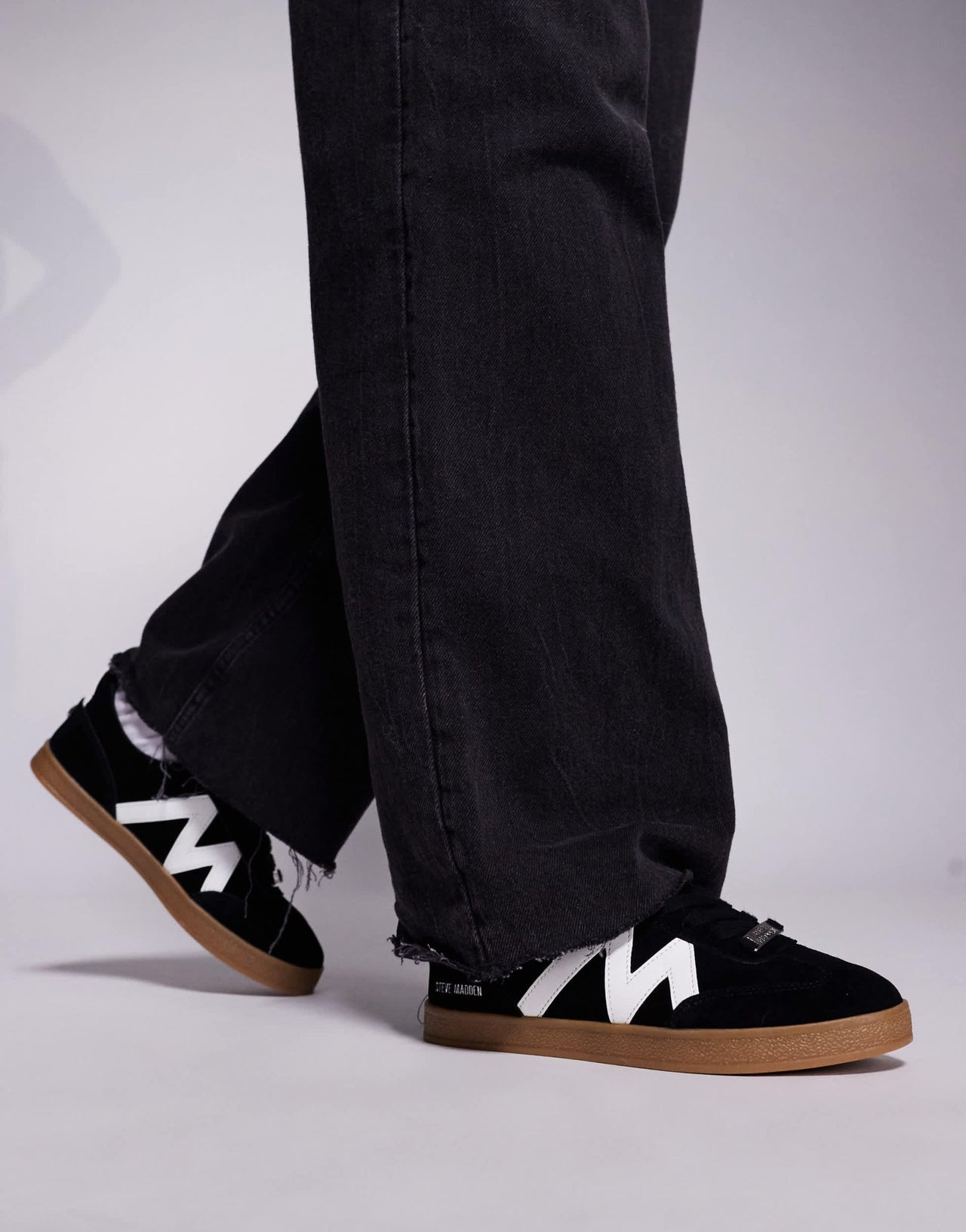 Steve Madden Degree lace up trainers in black and white - ASOS Sample Sale EU Store