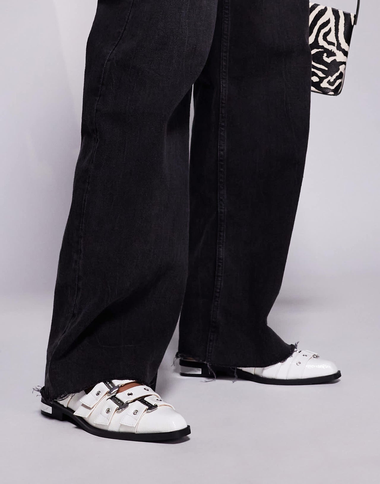 Steve Madden Gari buckle shoe in white - ASOS Sample Sale EU Store